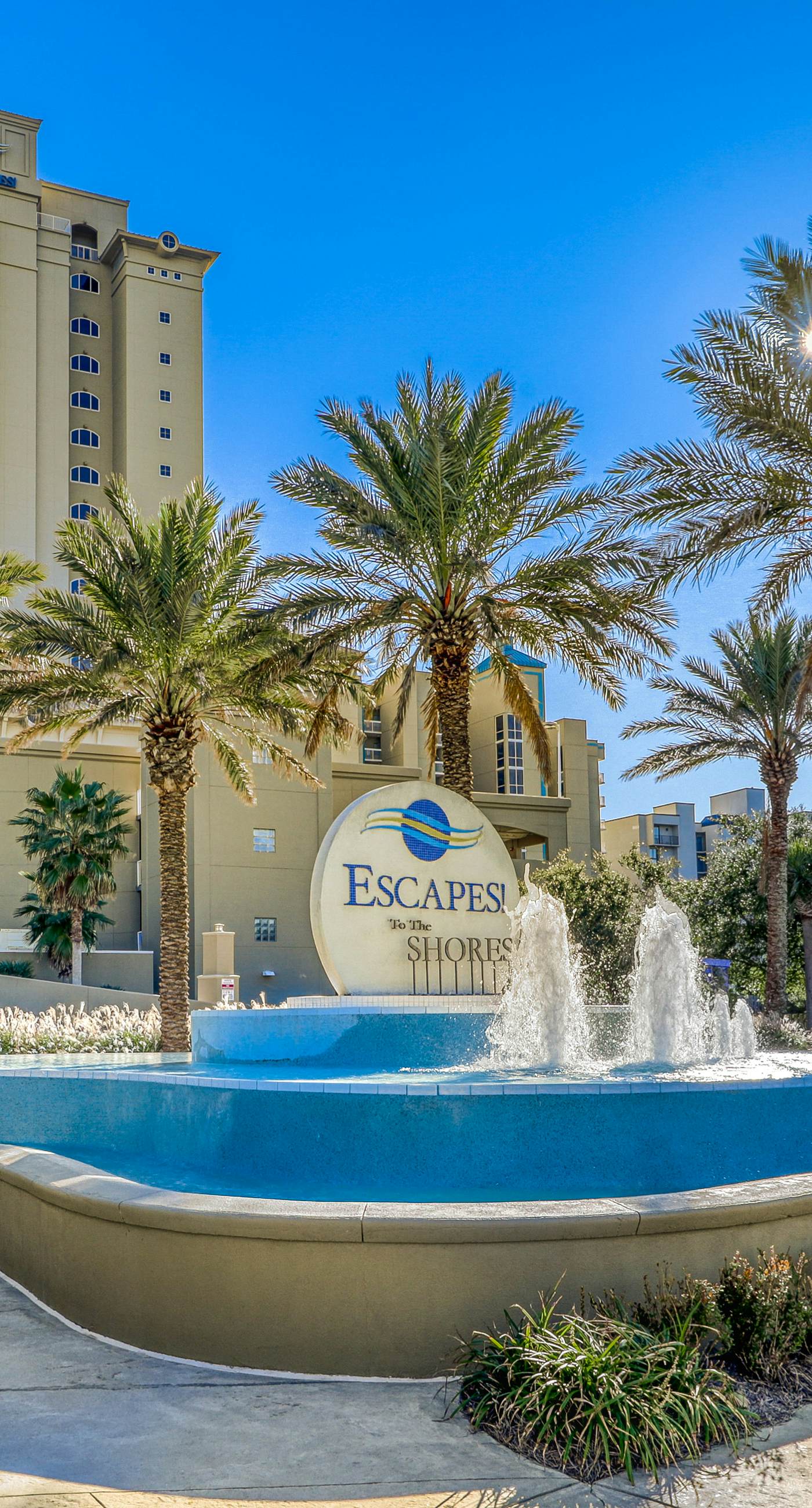 Beachfront condo with incredible views, balcony, pool, sauna, & hot tub