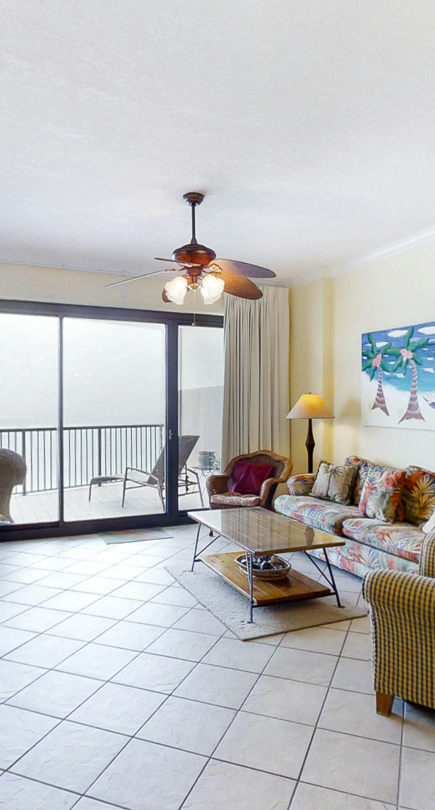 Beach & Gulf-front condo with balcony, hot tub, pool, sauna & gym
