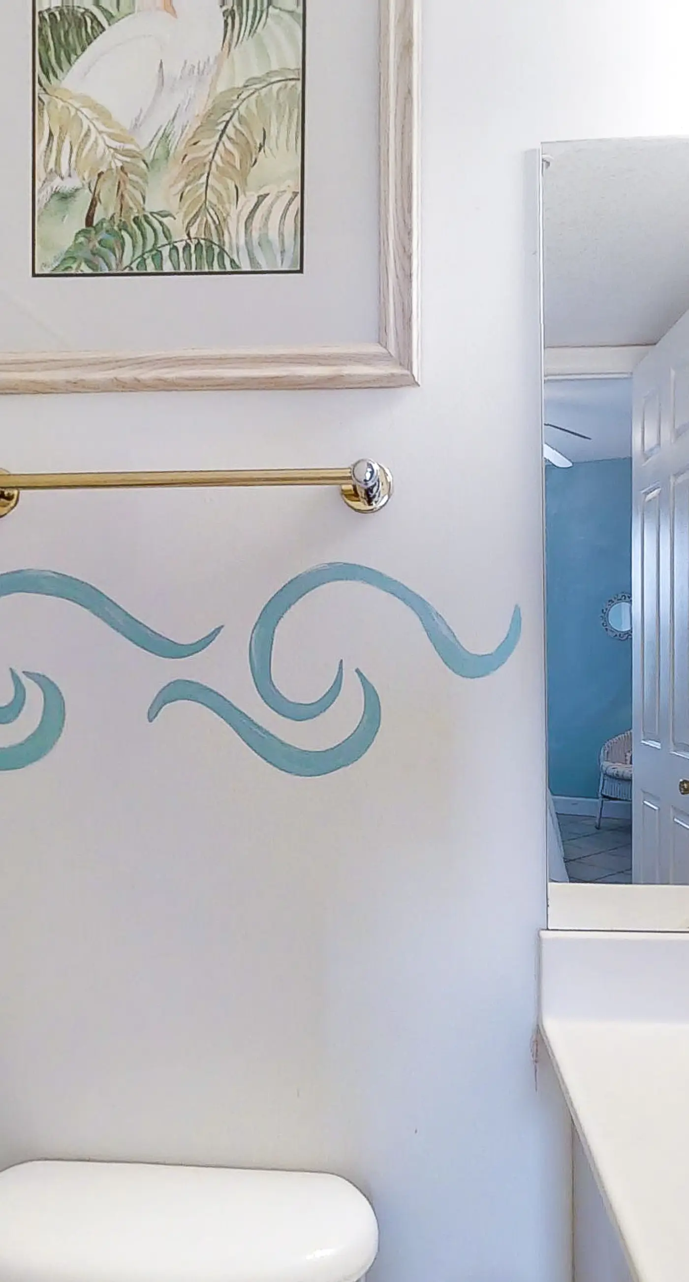 Beach & Gulf-front condo with balcony, hot tub, pool, sauna & gym