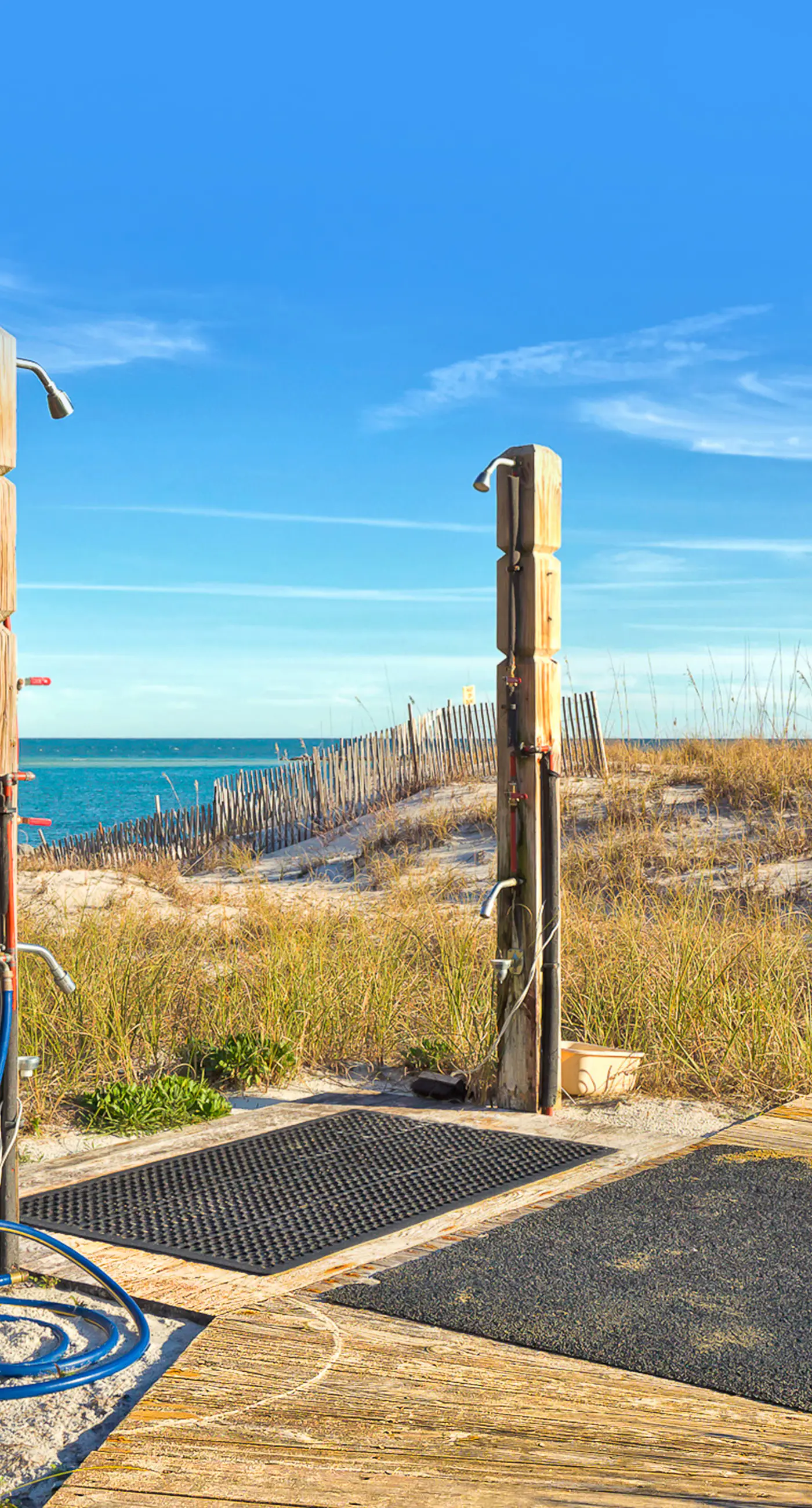 Beach & Gulf-front condo with balcony, hot tub, pool, sauna & gym