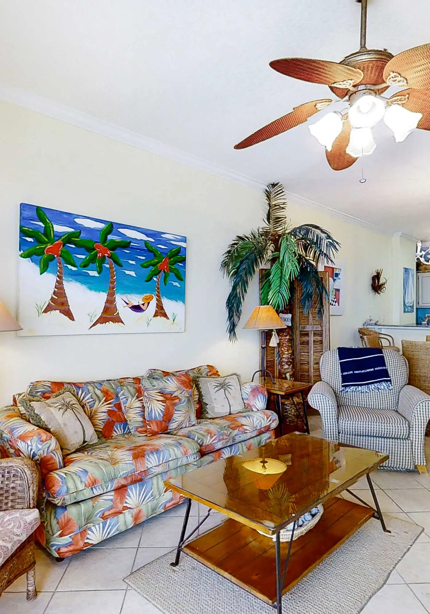 Beach & Gulf-front condo with balcony, hot tub, pool, sauna & gym