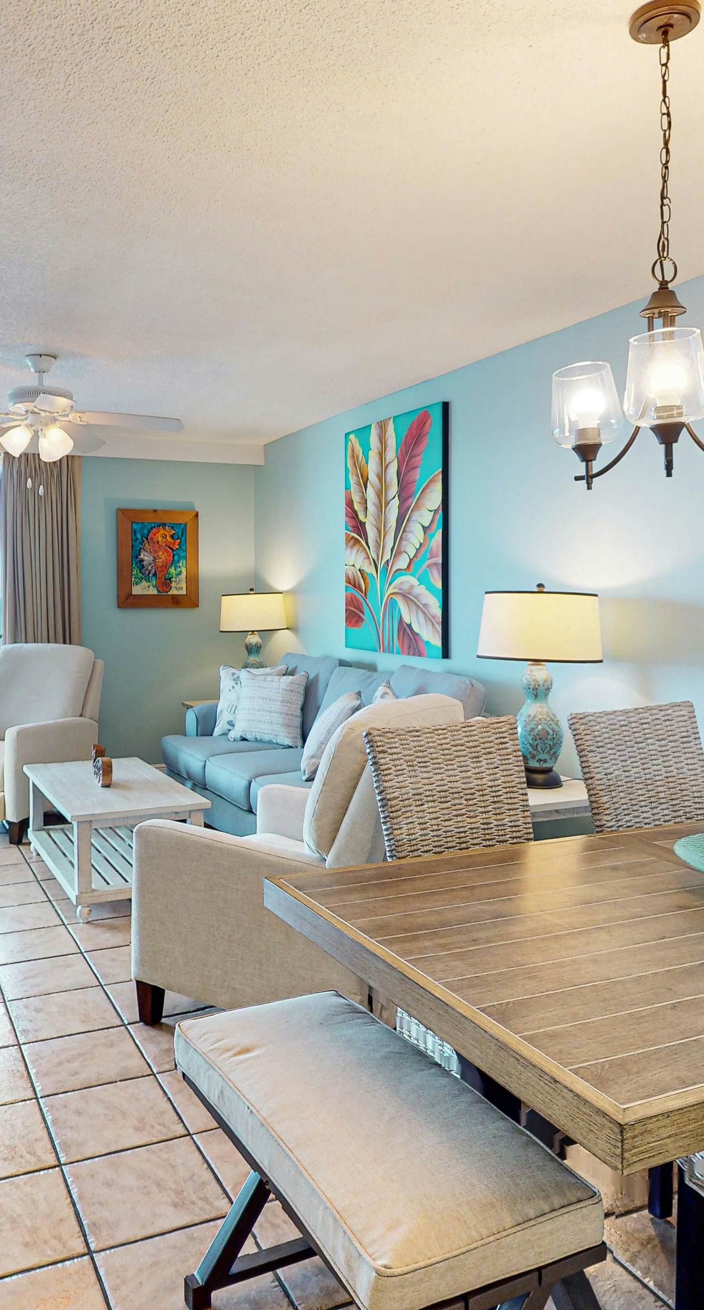 Beachfront condo with Gulf view, balcony, pools, hot tub & gym