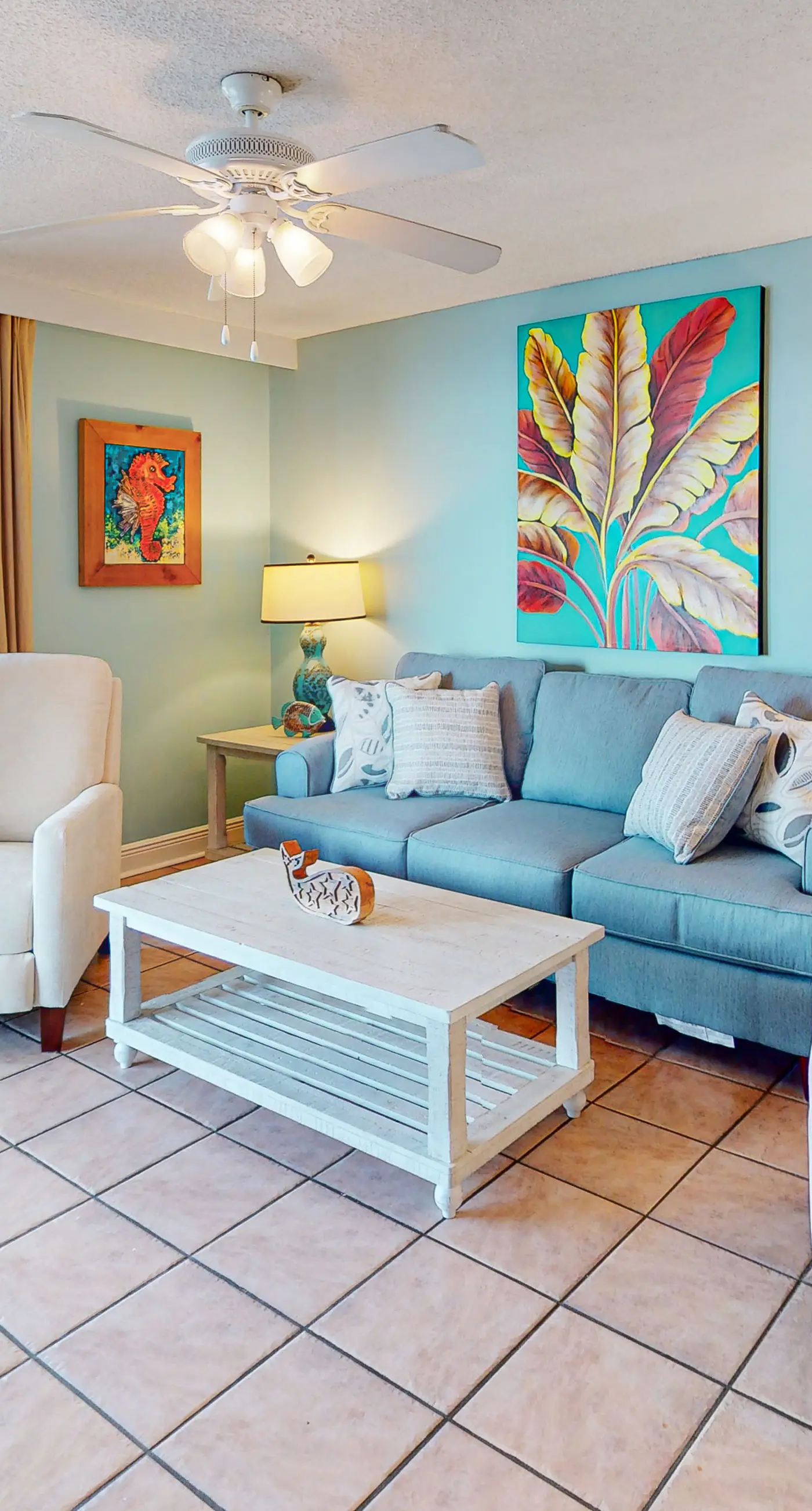 Beachfront condo with Gulf view, balcony, pools, hot tub & gym