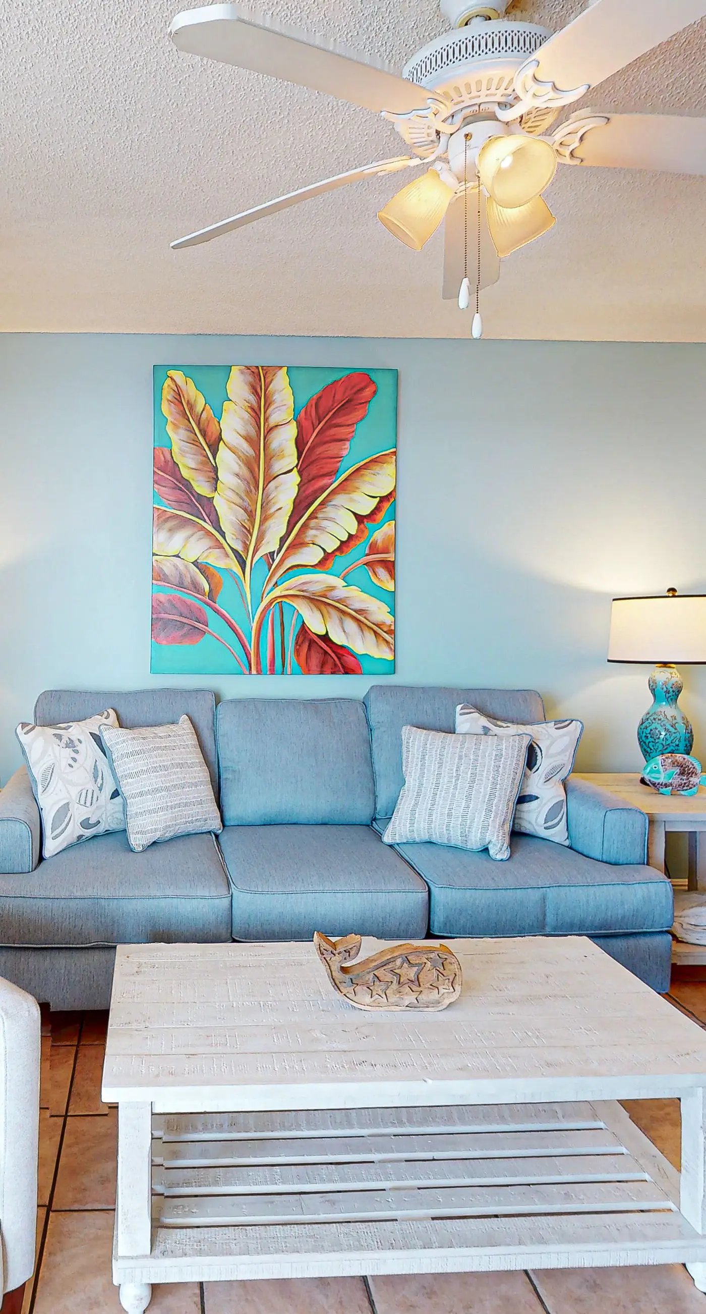 Beachfront condo with Gulf view, balcony, pools, hot tub & gym