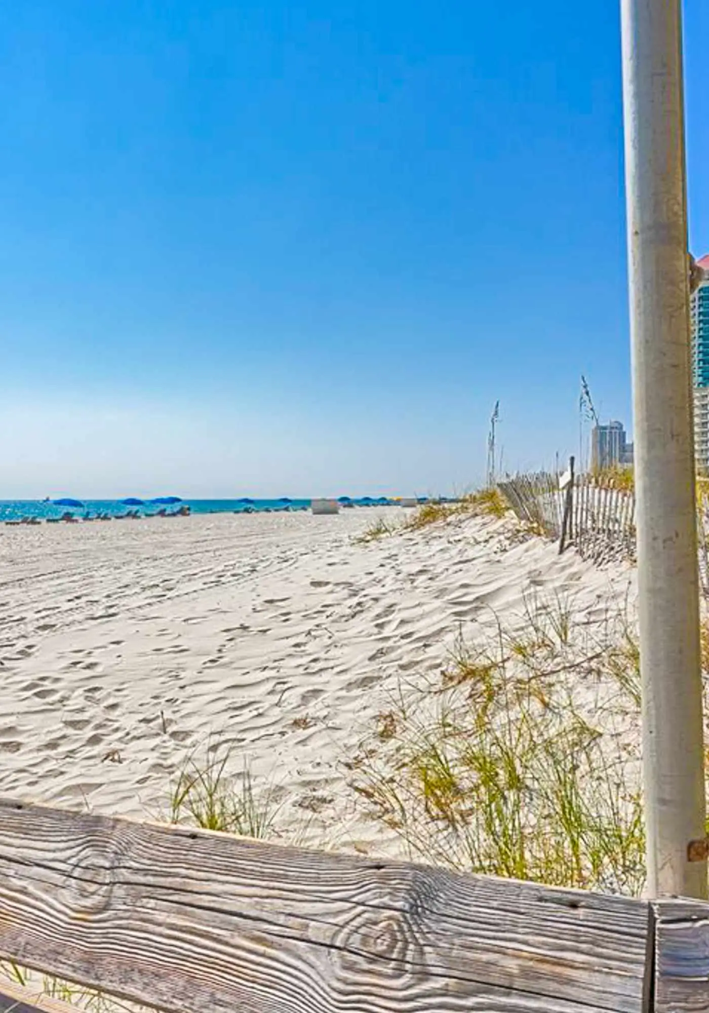 Beachfront condo with Gulf view, balcony, pools, hot tub & gym