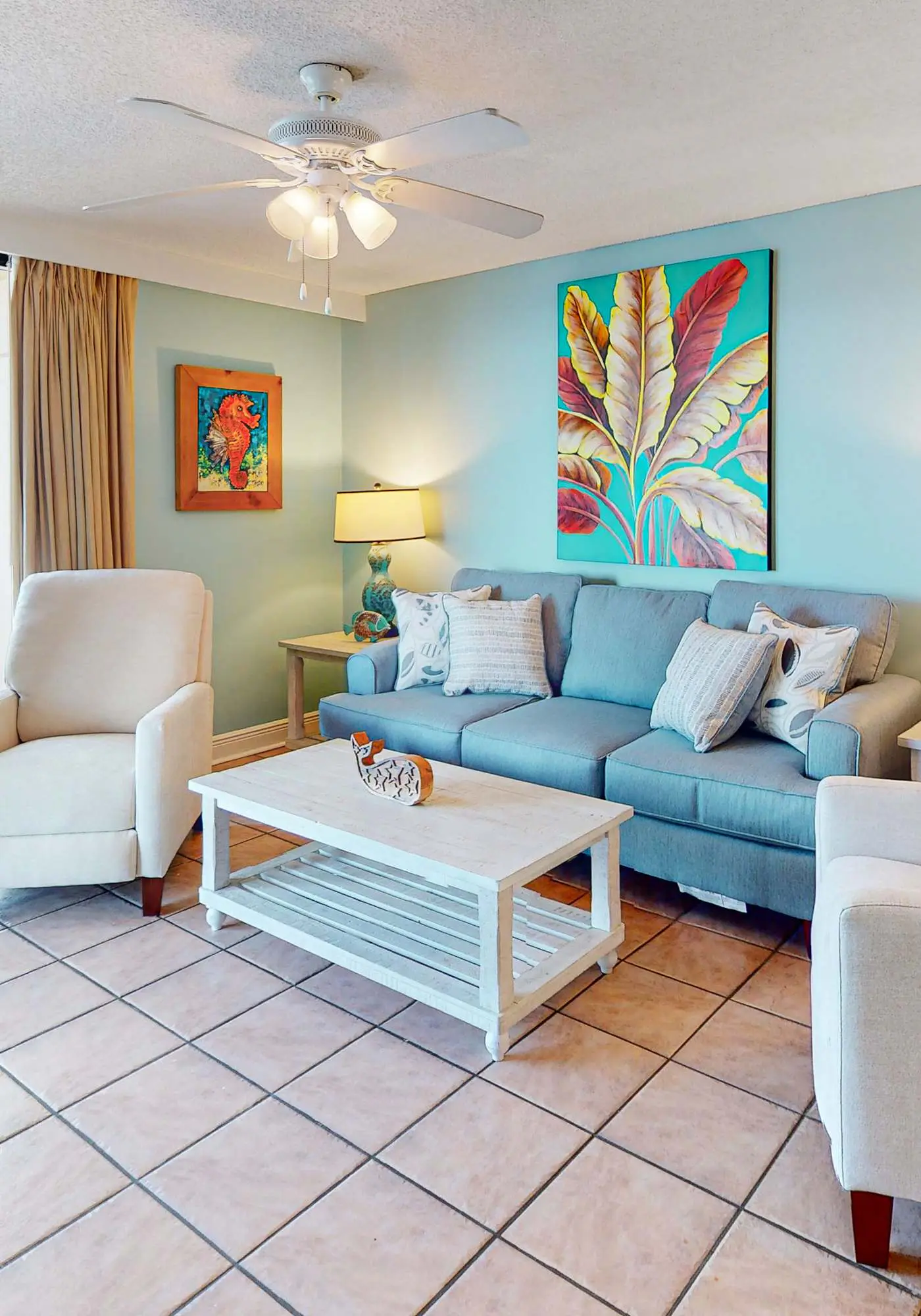Beachfront condo with Gulf view, balcony, pools, hot tub & gym