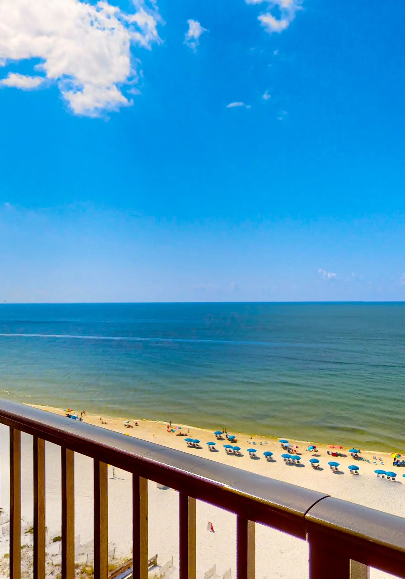 Beachfront condo with Gulf view, balcony, pools, hot tub & gym