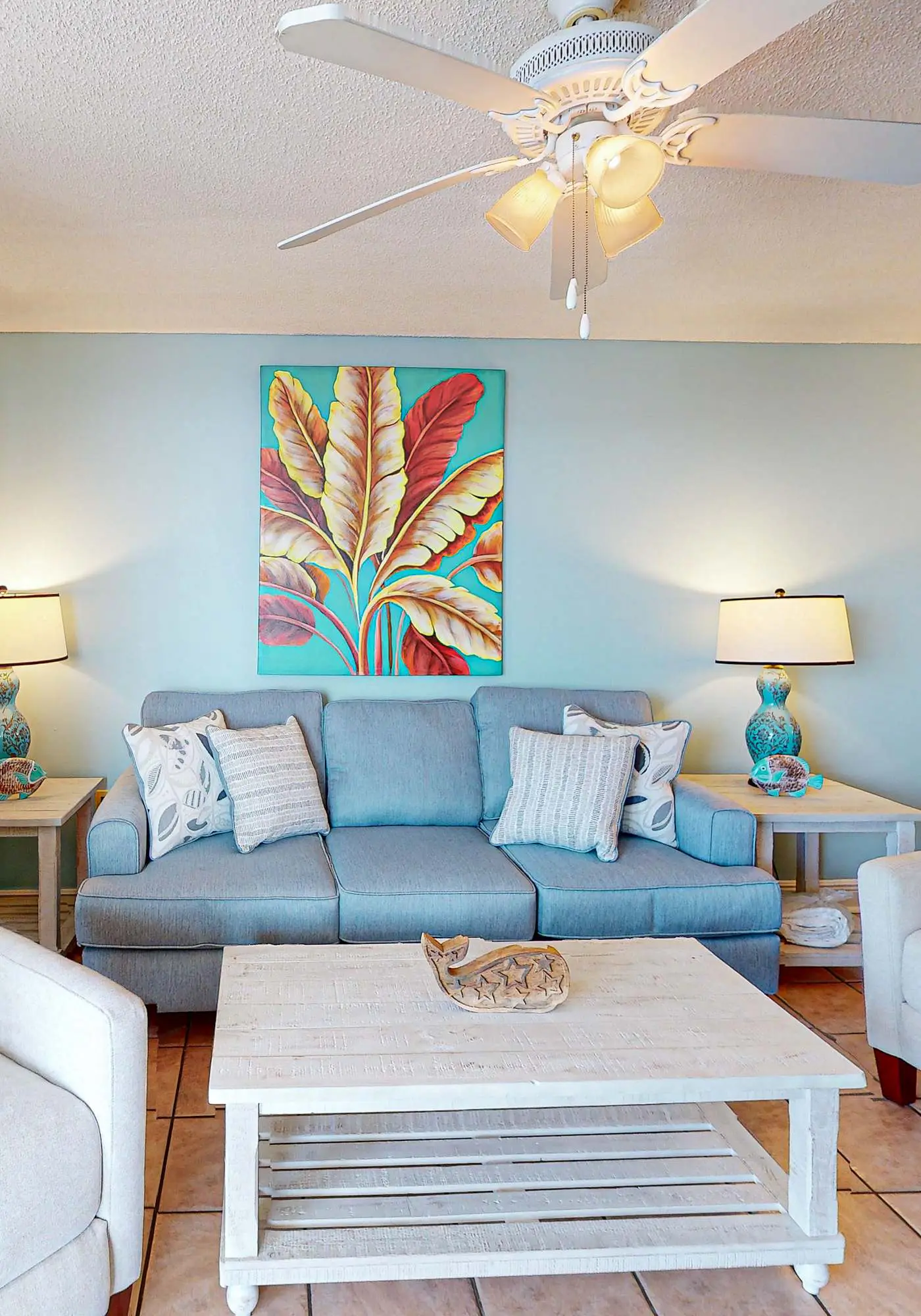 Beachfront condo with Gulf view, balcony, pools, hot tub & gym