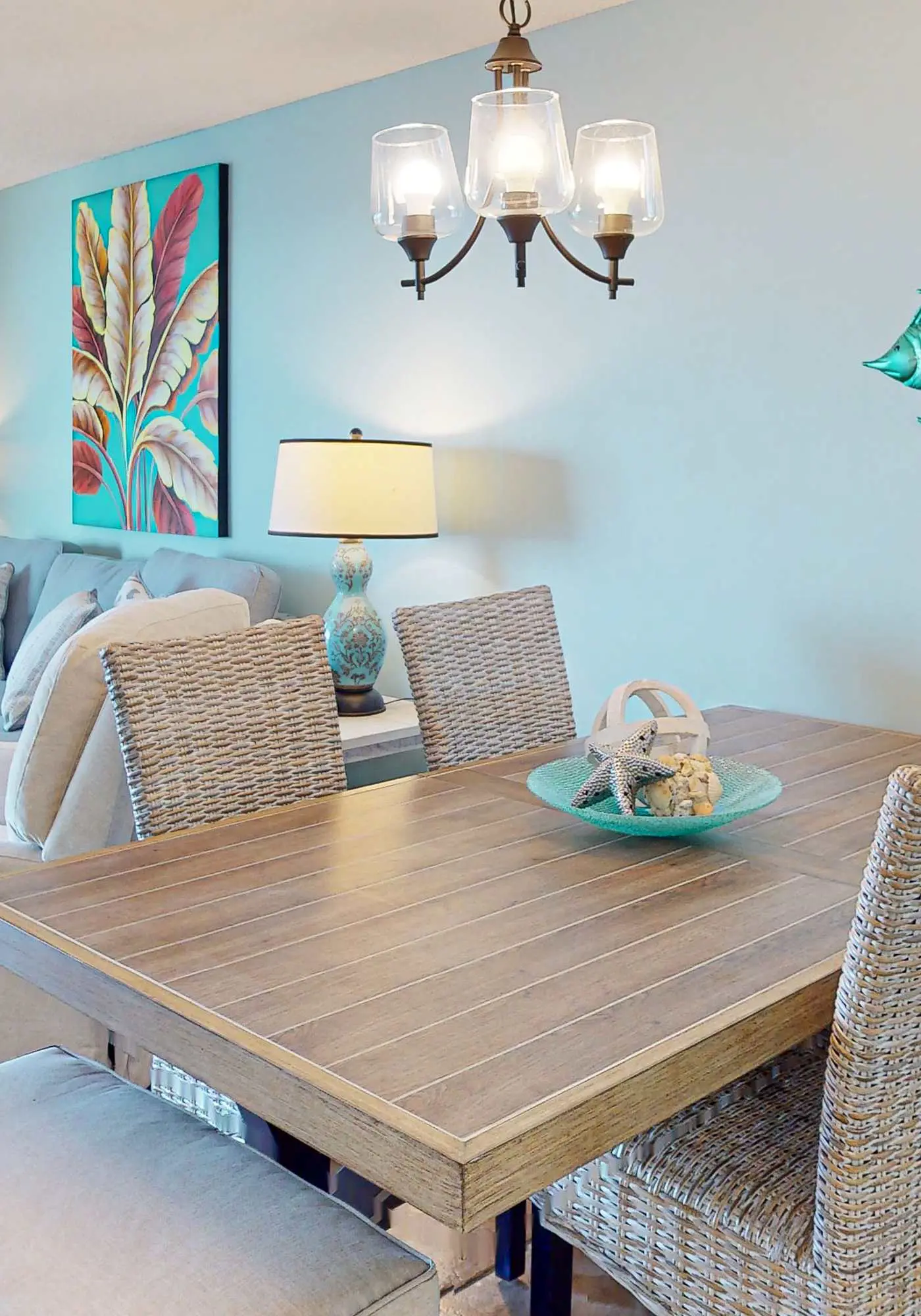 Beachfront condo with Gulf view, balcony, pools, hot tub & gym