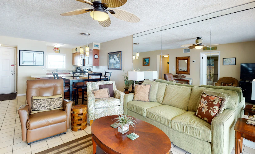 Fantastic home in beachfront complex with Gulf-side pool, sauna & WiFi