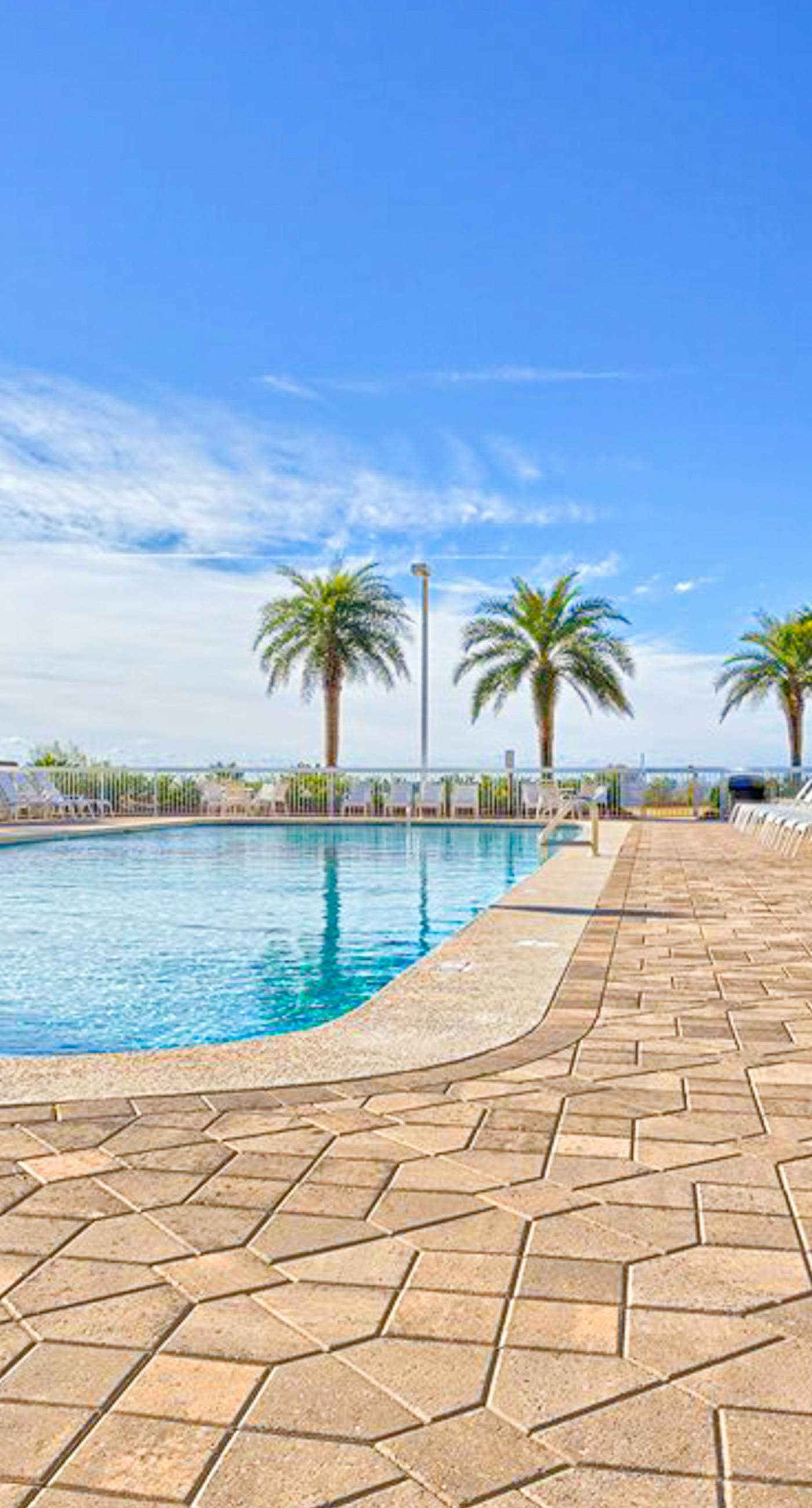 Fantastic home in beachfront complex with Gulf-side pool, sauna & WiFi