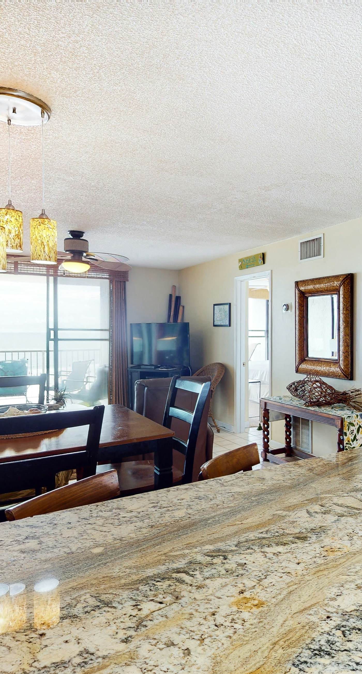 Fantastic home in beachfront complex with Gulf-side pool, sauna & WiFi