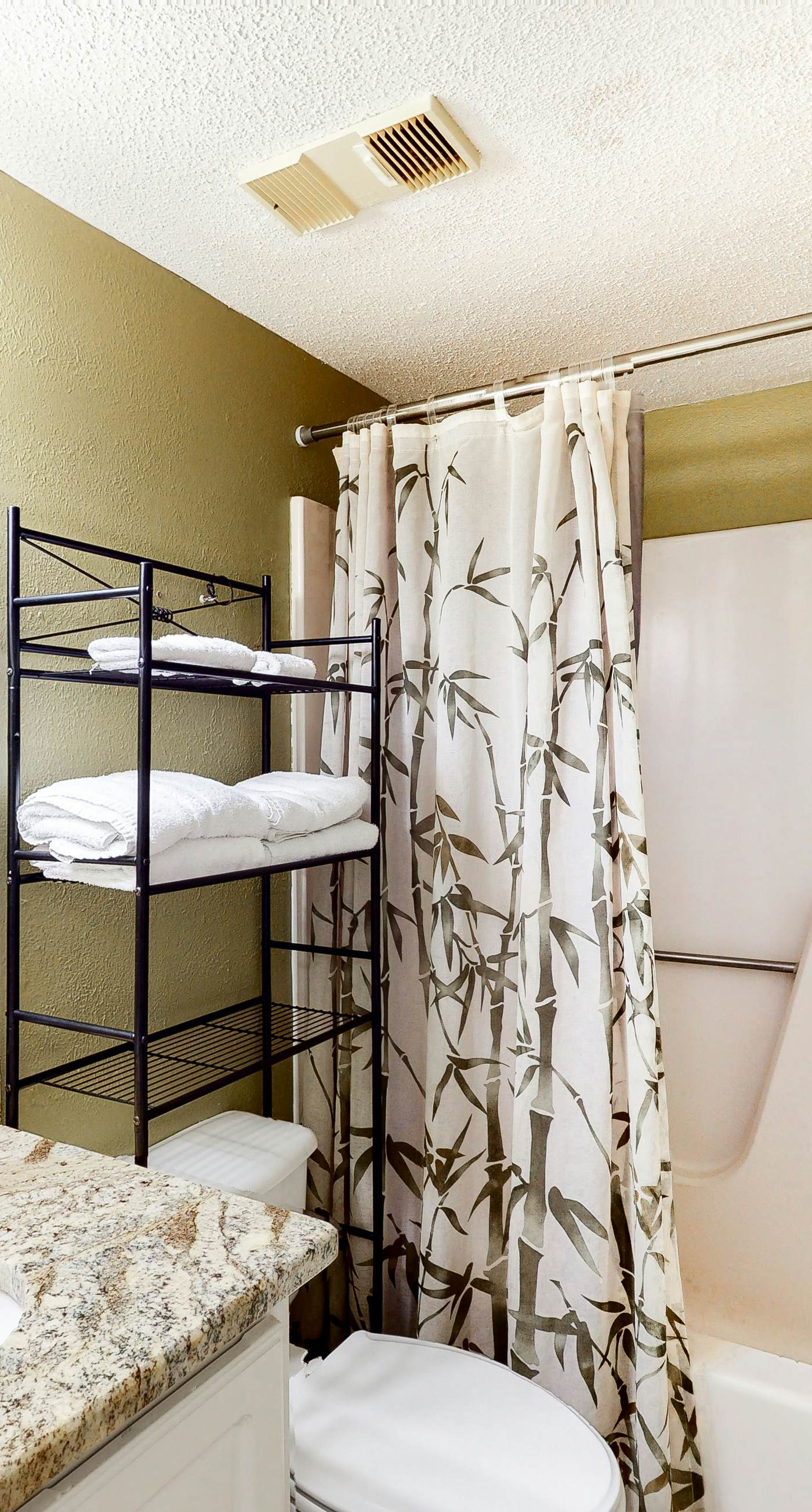 Fantastic home in beachfront complex with Gulf-side pool, sauna & WiFi