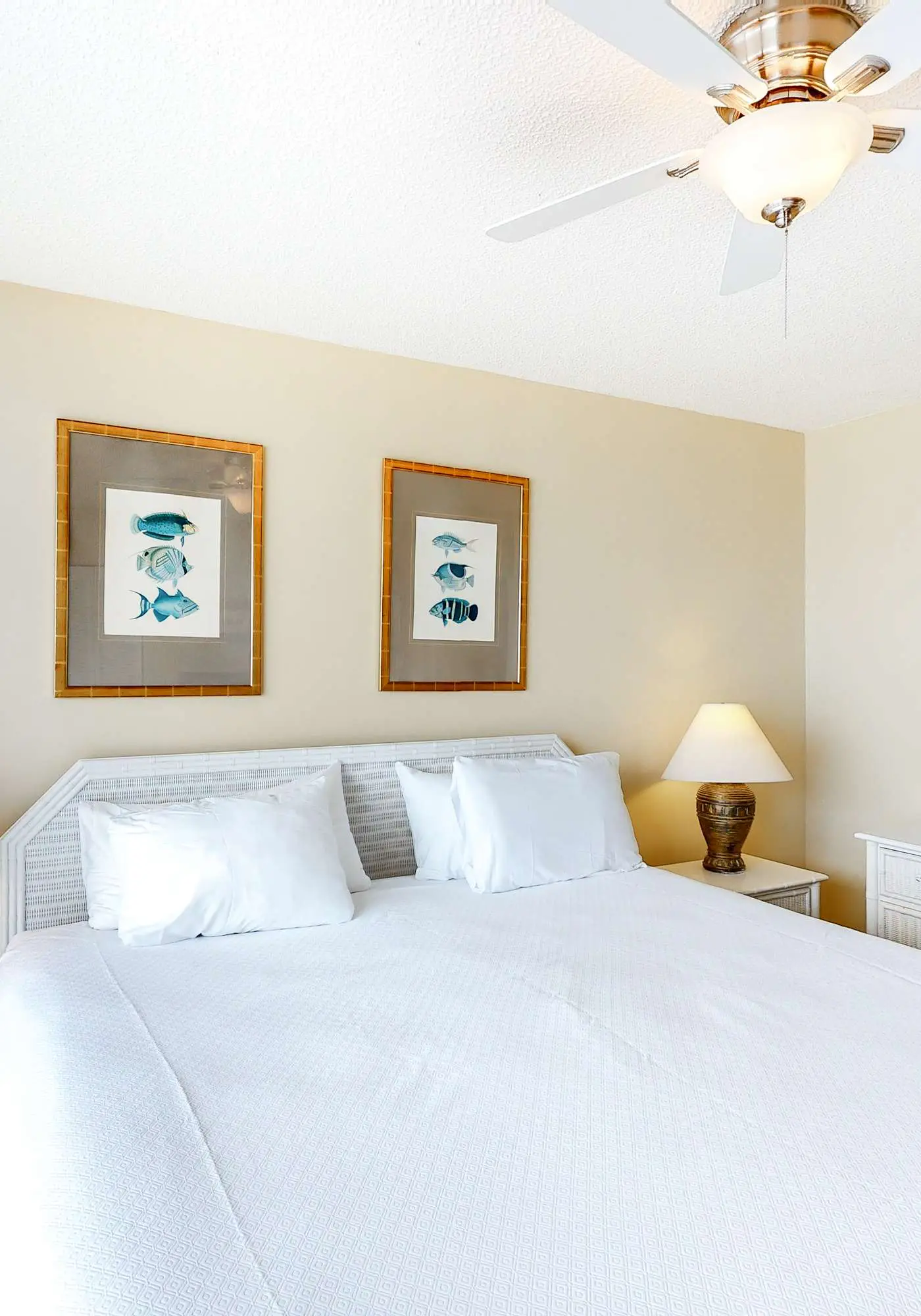 Fantastic home in beachfront complex with Gulf-side pool, sauna & WiFi