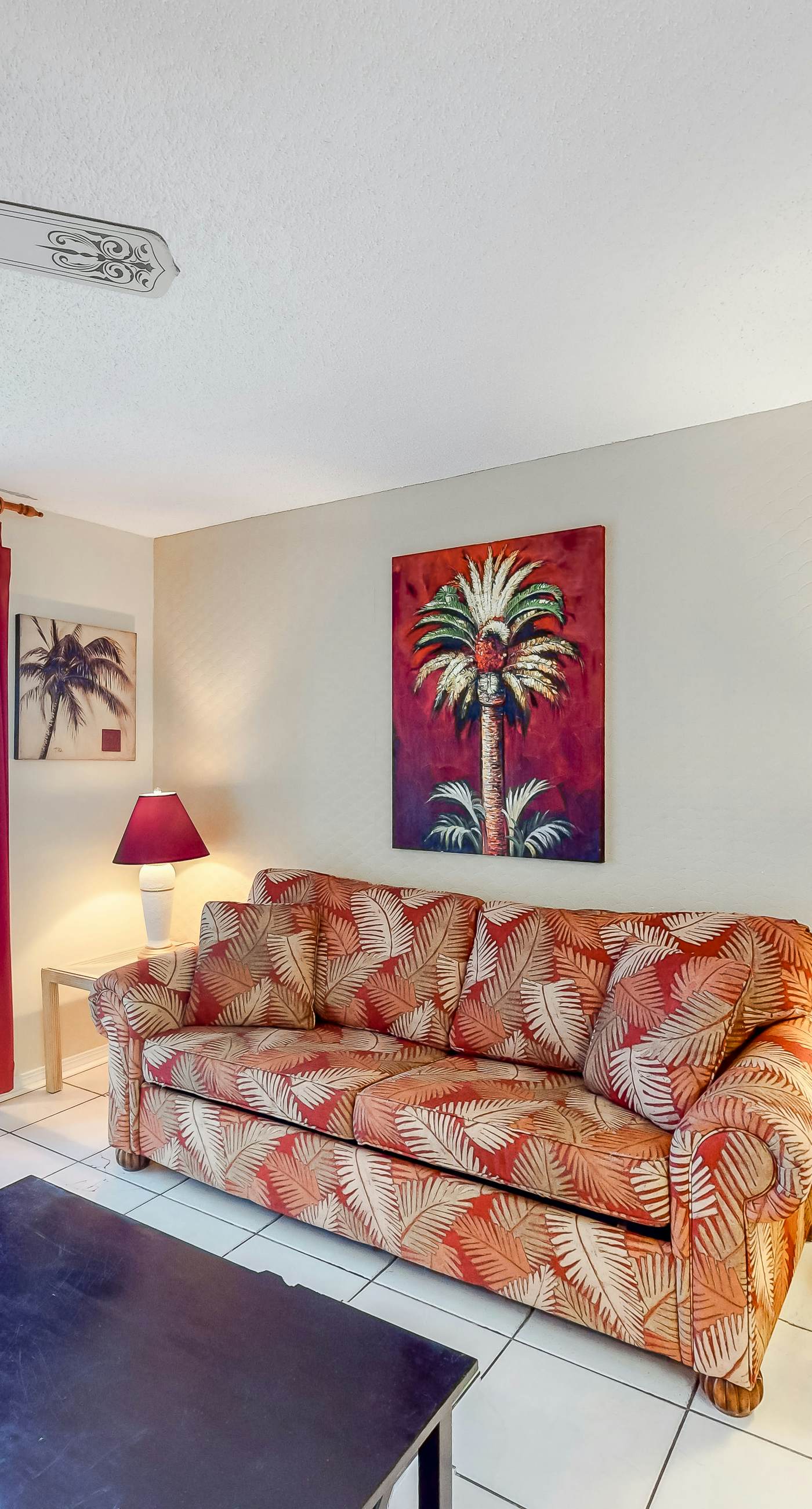 Wonderful beachfront vacation complex with private pool, WiFi, balcony & AC