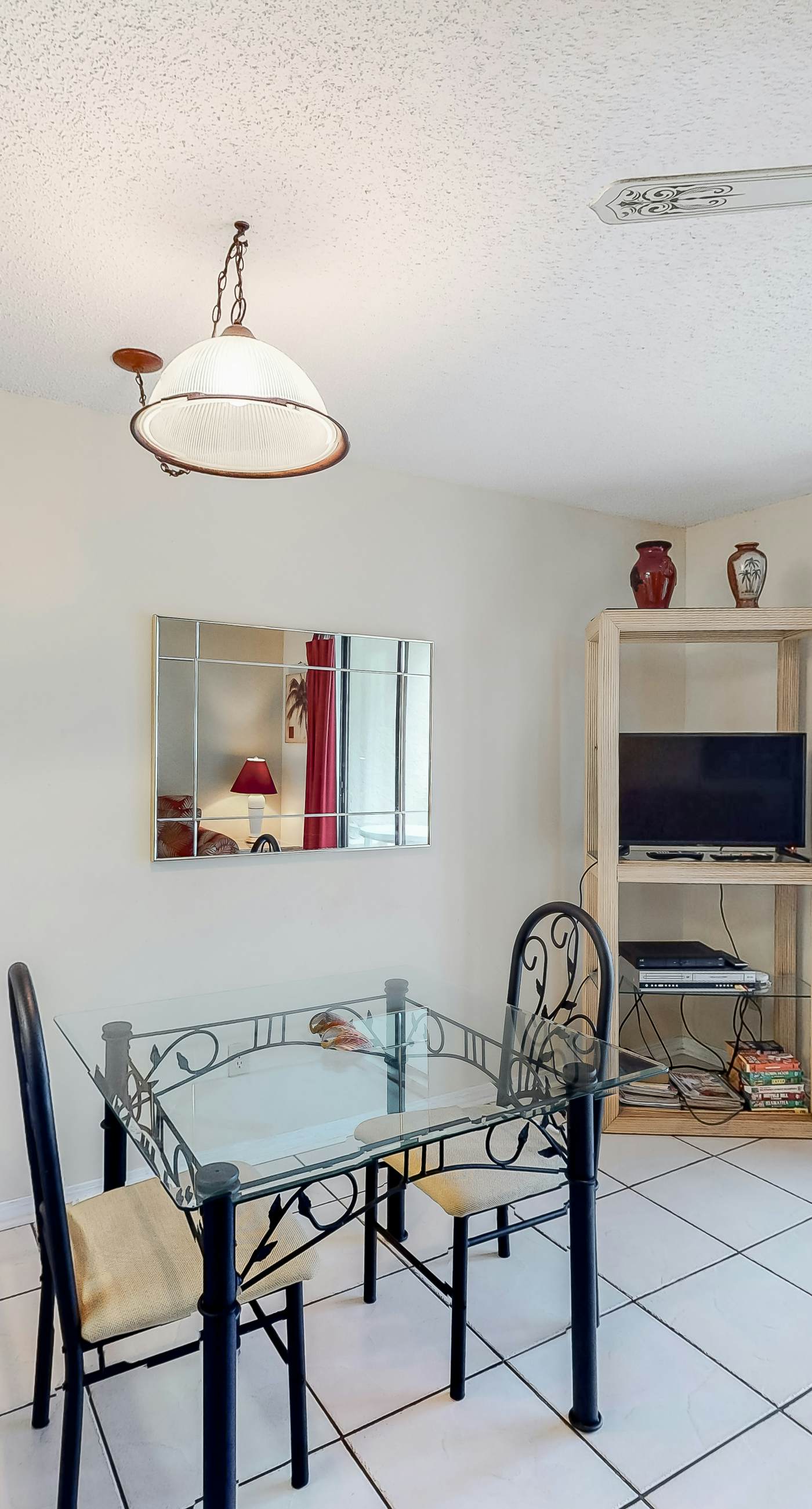 Wonderful beachfront vacation complex with private pool, WiFi, balcony & AC