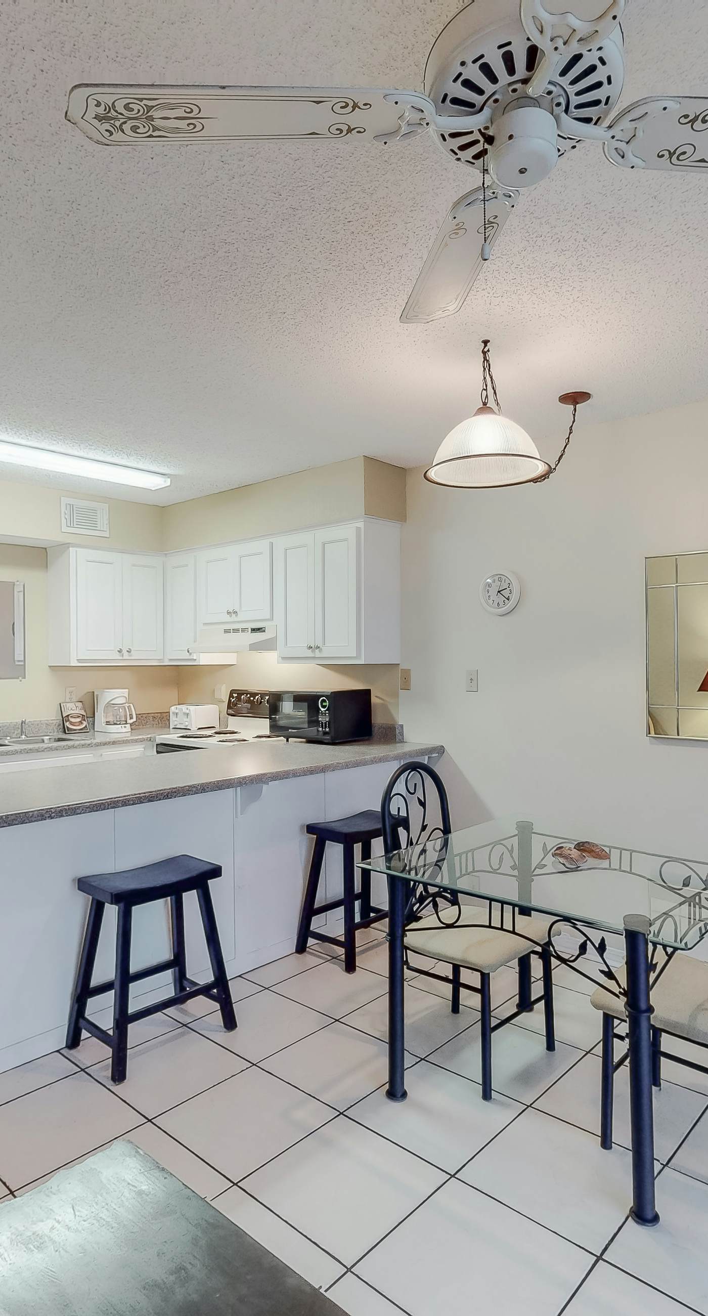 Wonderful beachfront vacation complex with private pool, WiFi, balcony & AC