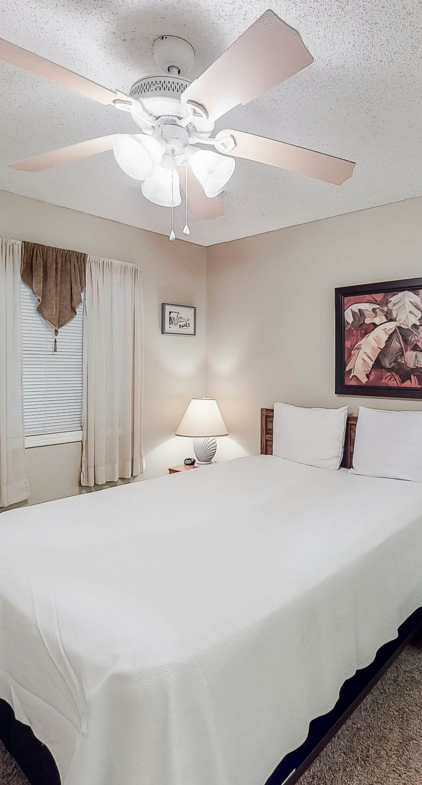 Wonderful beachfront vacation complex with private pool, WiFi, balcony & AC