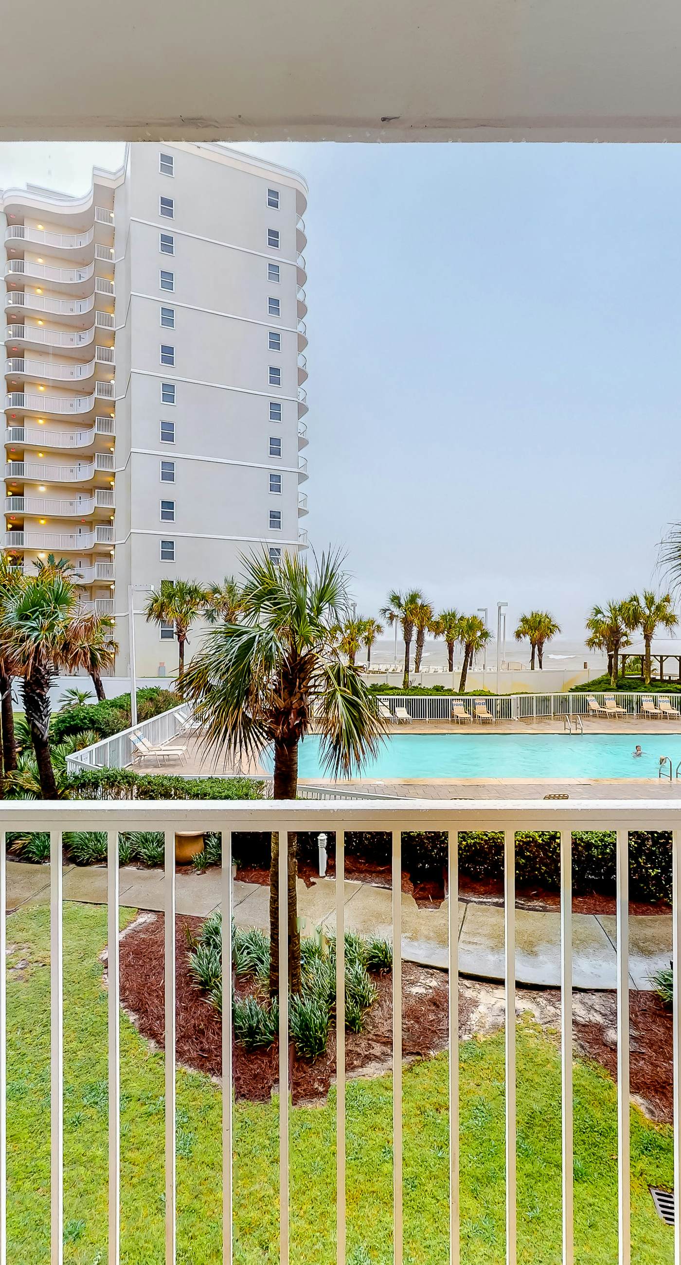 Wonderful beachfront vacation complex with private pool, WiFi, balcony & AC