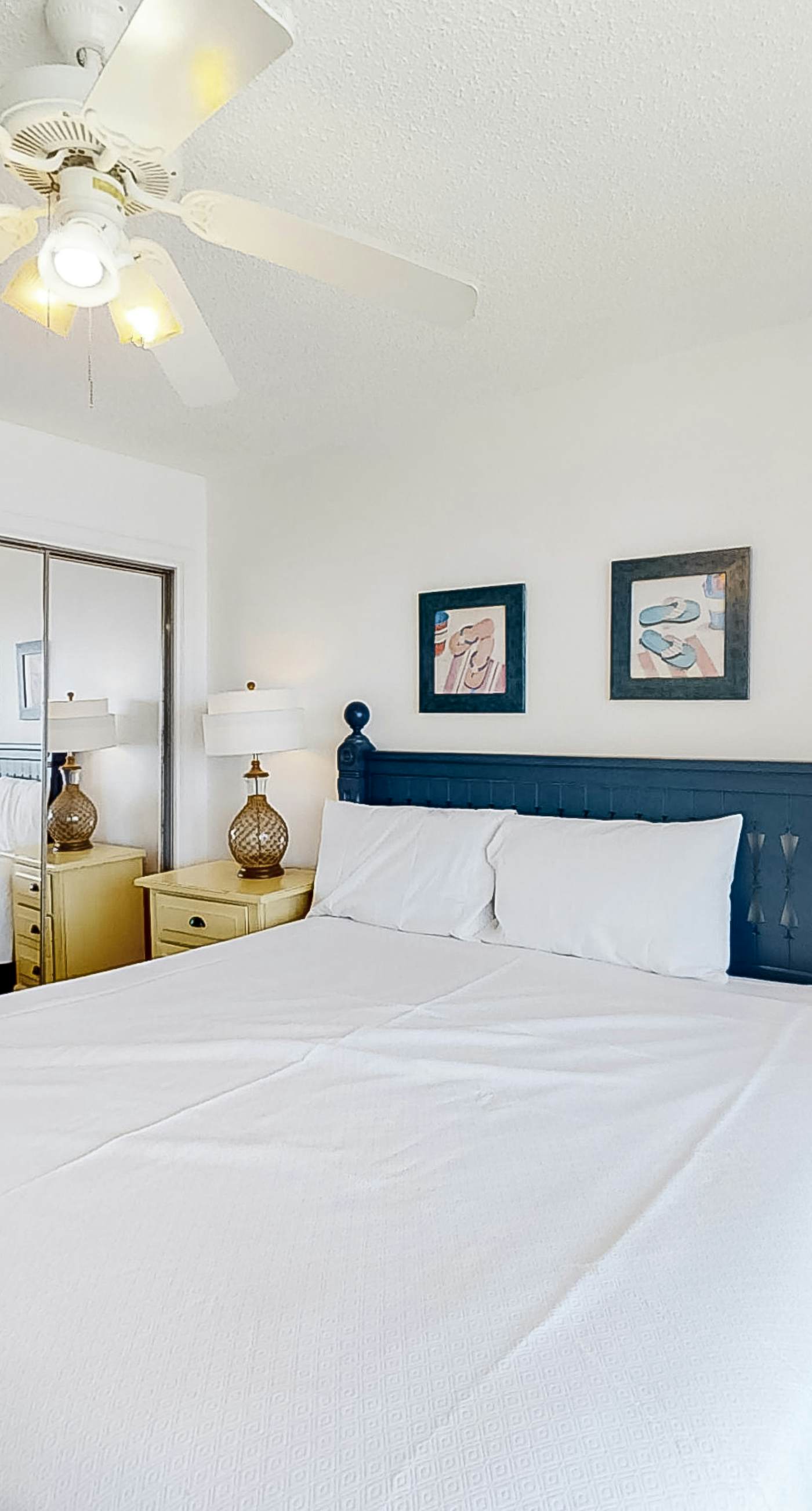 Fantastic condo with elevator, WiFi & central AC - beachfront Location