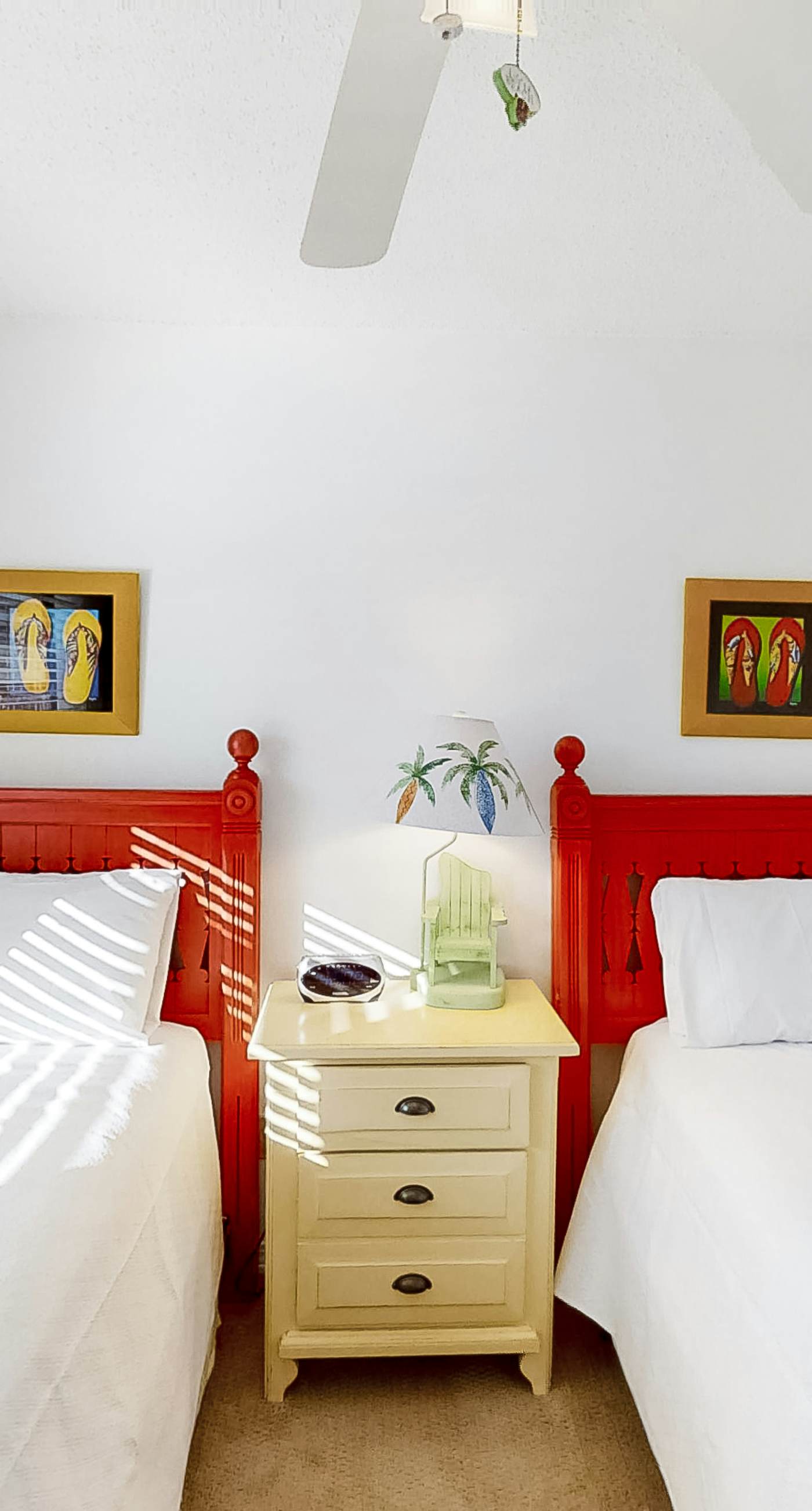 Fantastic condo with elevator, WiFi & central AC - beachfront Location