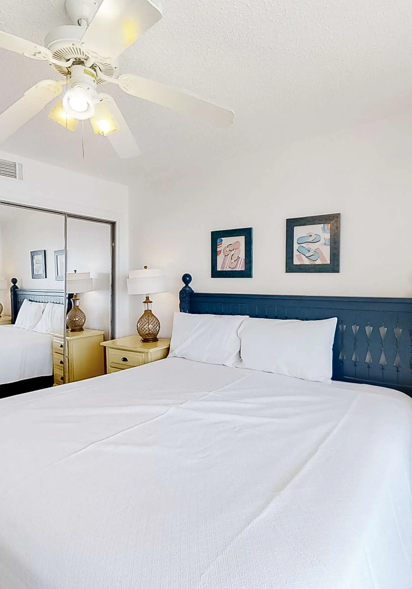 Fantastic condo with elevator, WiFi & central AC - beachfront Location
