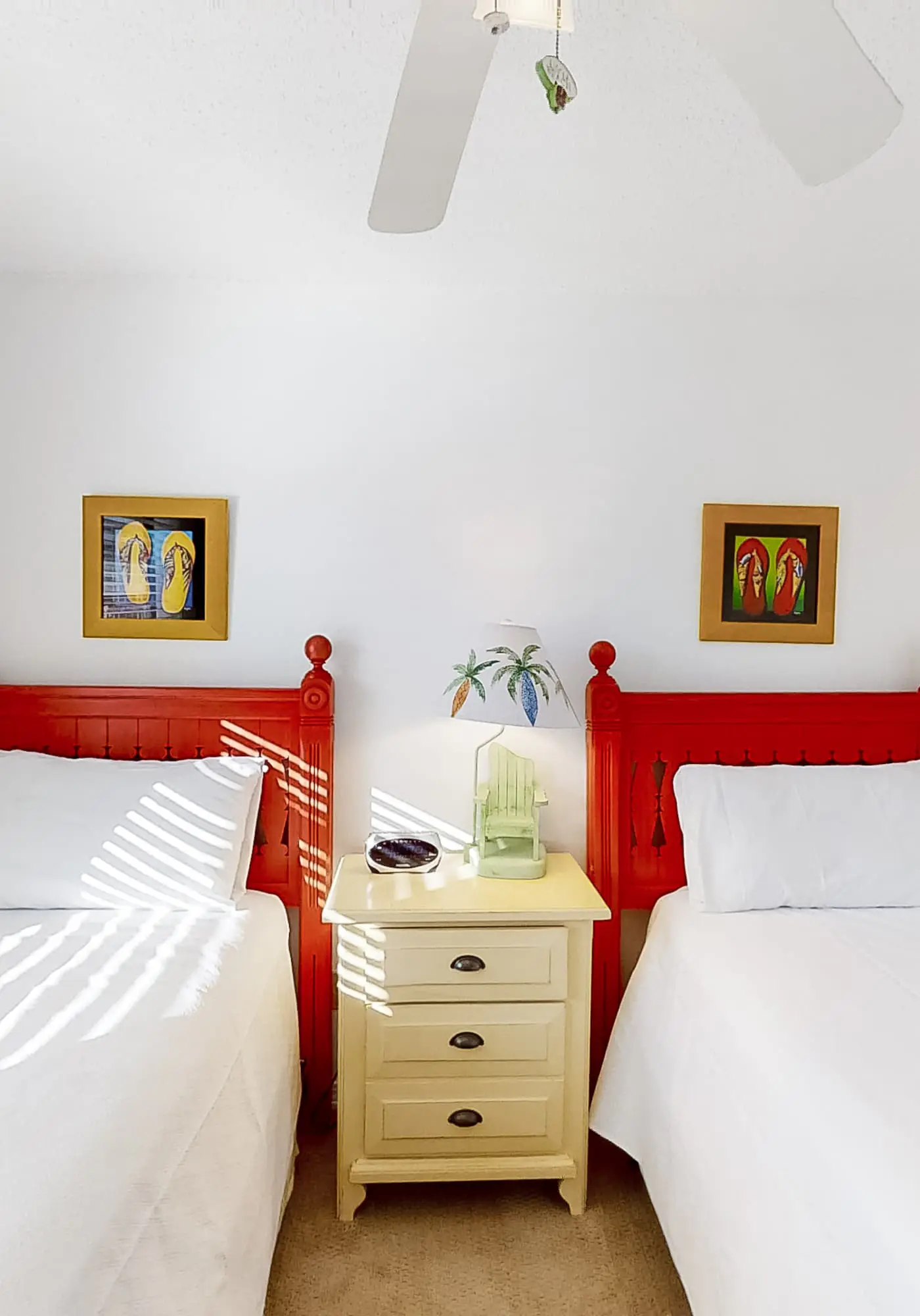 Fantastic condo with elevator, WiFi & central AC - beachfront Location