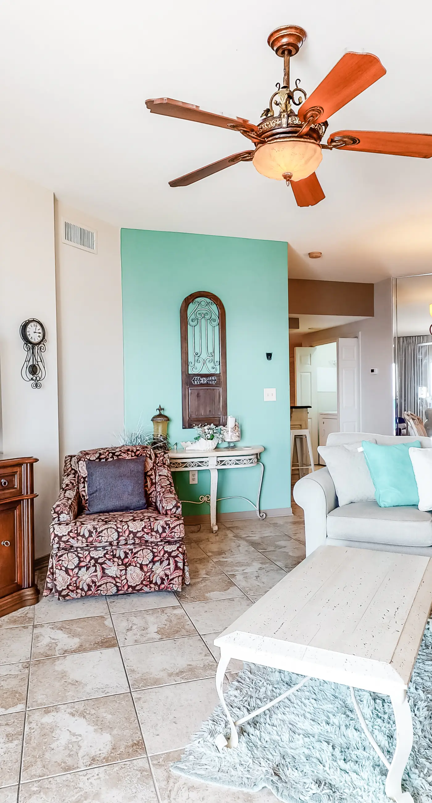 Ninth-Floor Condo in Beachfront Resort with Free WiFi, Shared Pool, Tennis Court