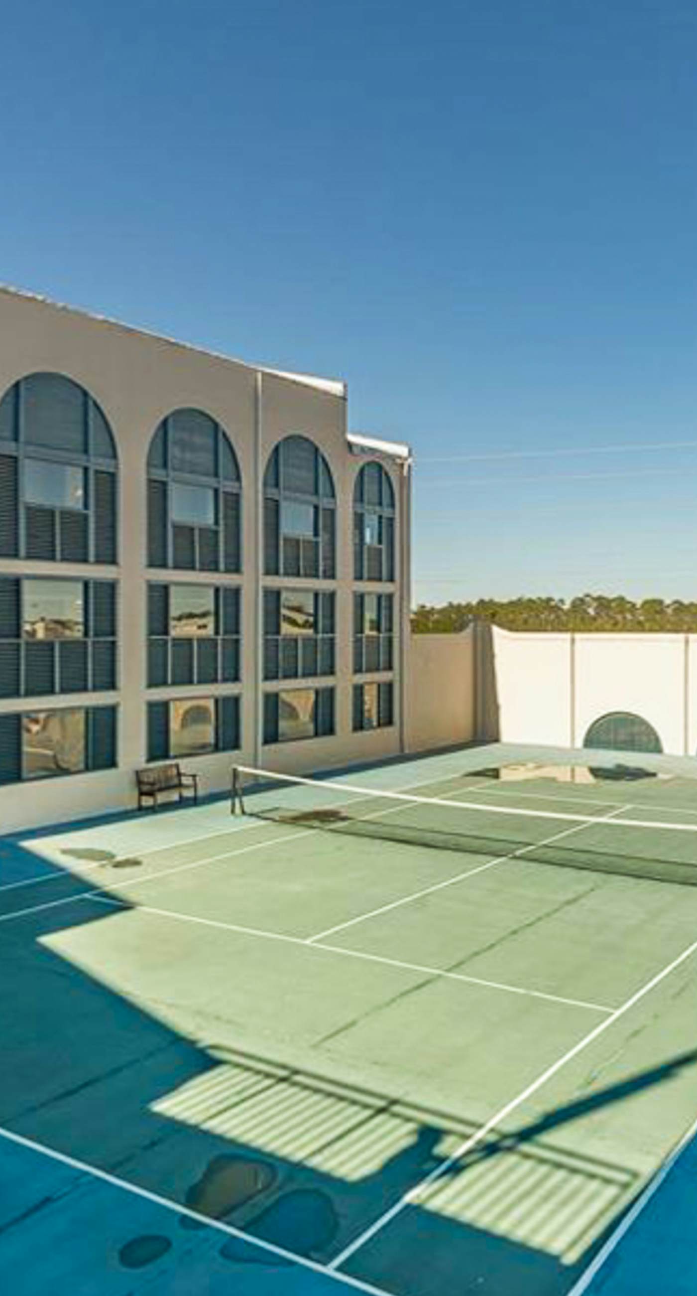 Colorful Condo w/ a Full Kitchen, Fast WiFi, Balcony, Shared Pool, Tennis Court