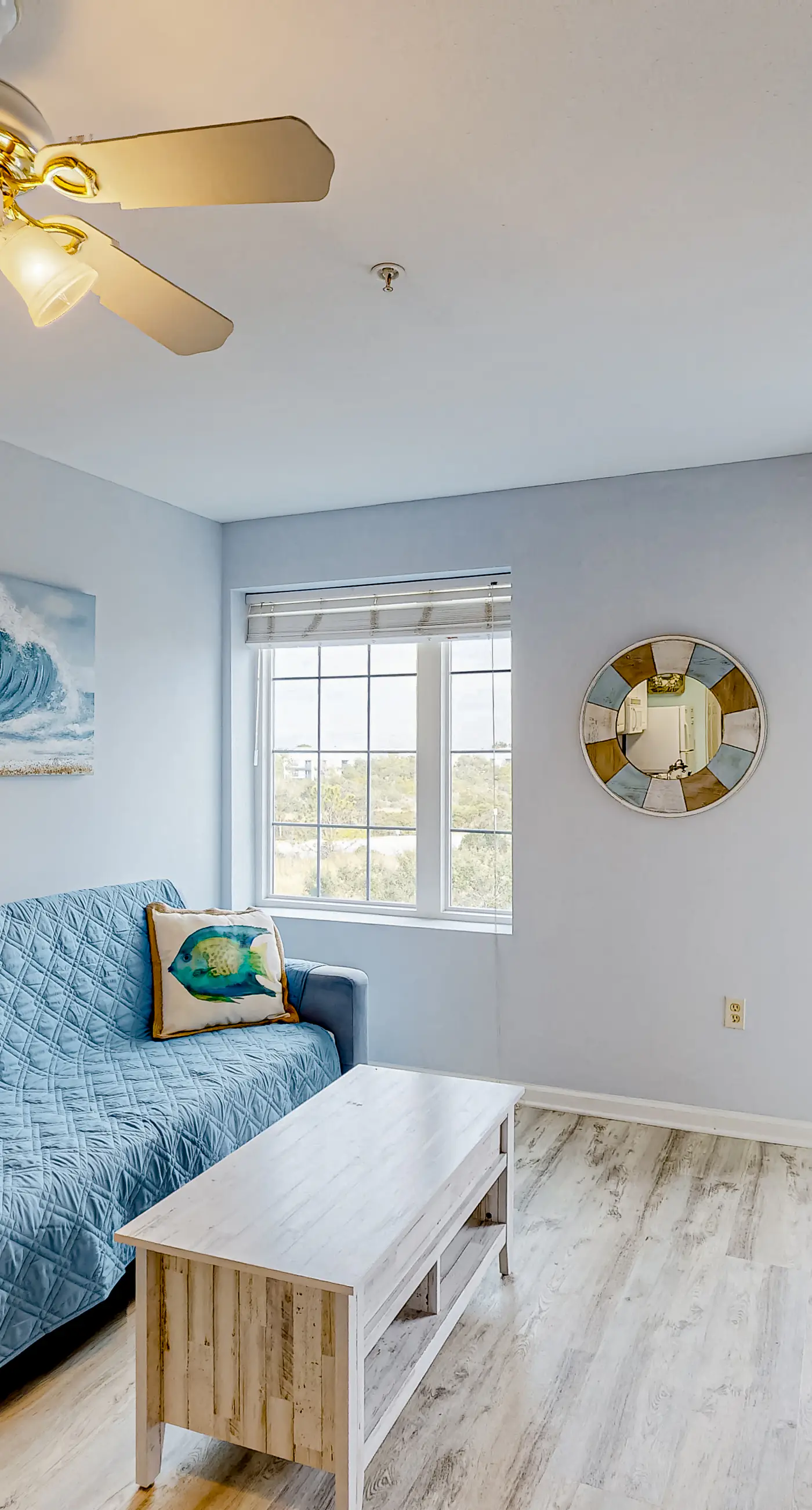 Gulf-View Condo with Balcony, WiFi, Shared Pool & Gym - Steps from Beach