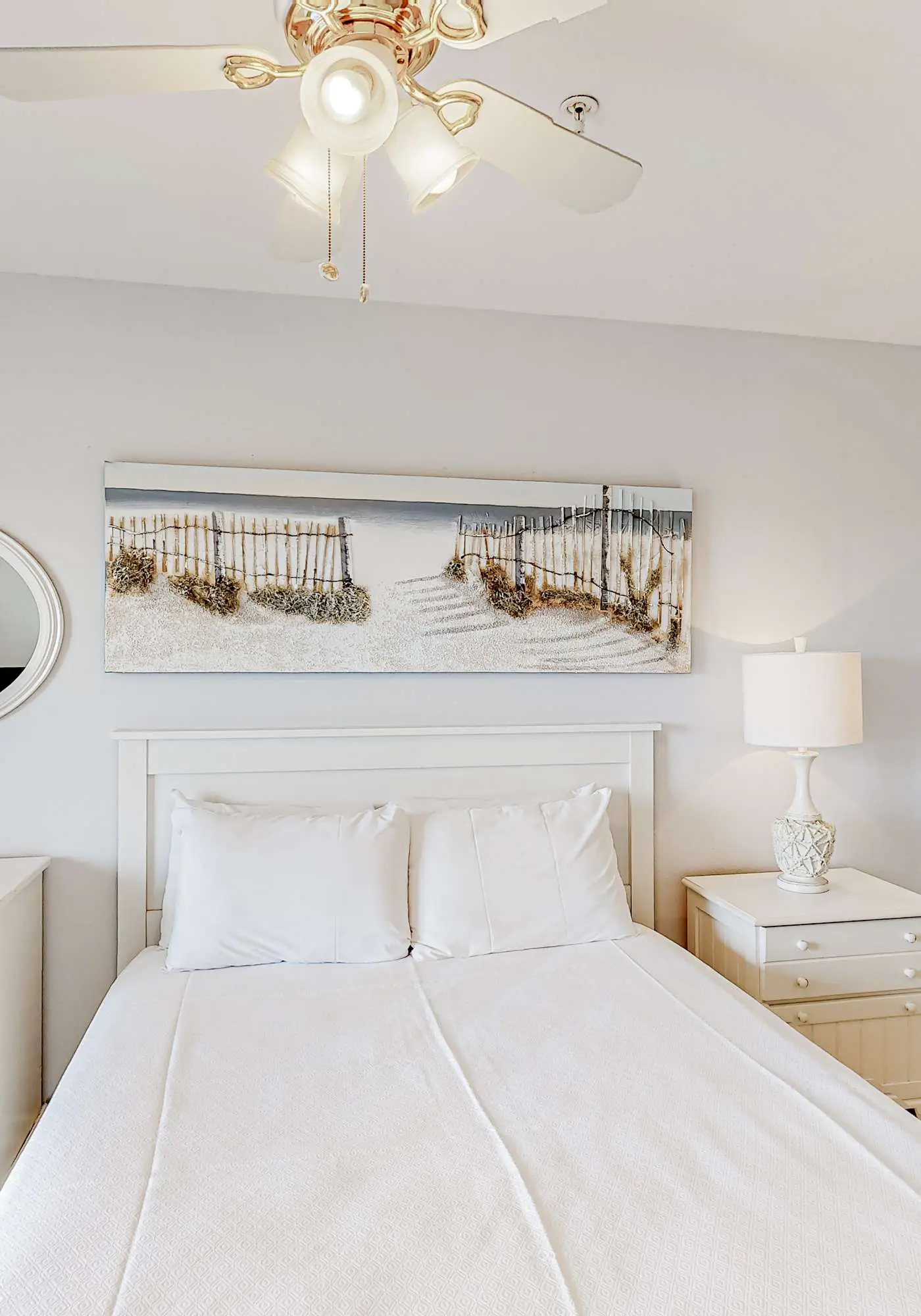 Gulf-View Condo with Balcony, WiFi, Shared Pool & Gym - Steps from Beach