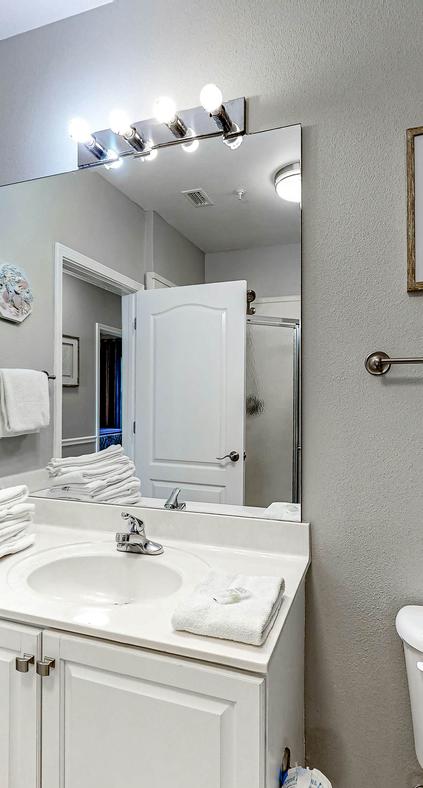 Beachfront Corner Condo with Free WiFi, Furnished Balcony, & a Shared Pool