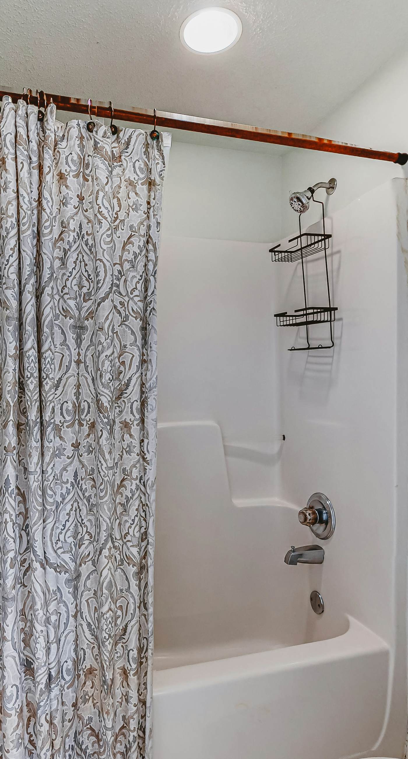 Beachfront resort condo with shared pool, tennis court, free WiFi, central AC