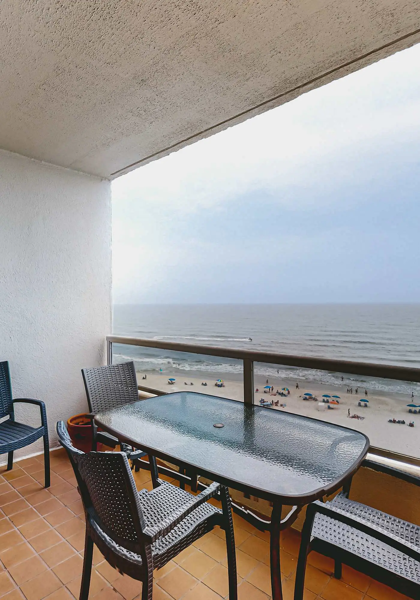 Beachfront resort condo with shared pool, tennis court, free WiFi, central AC