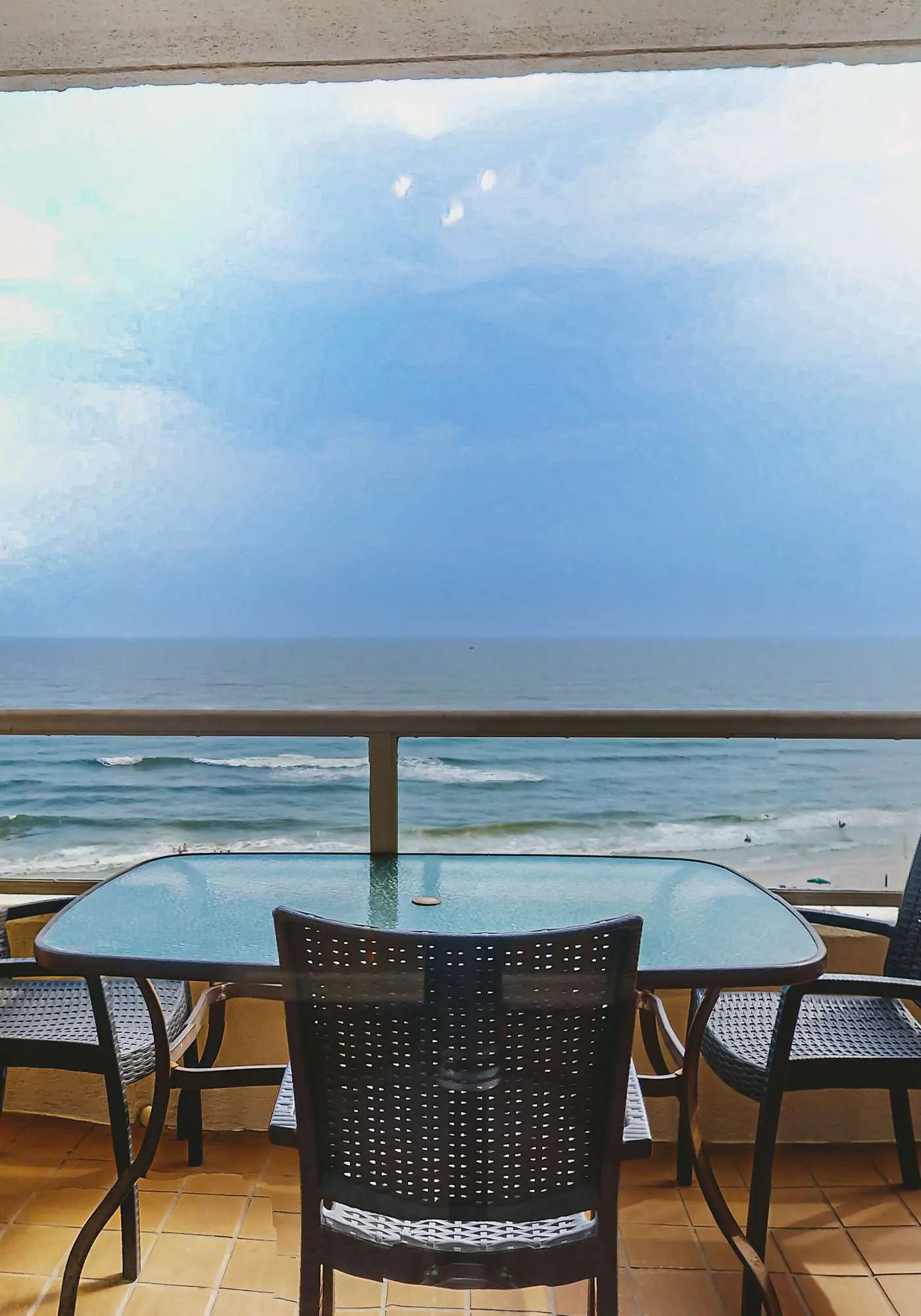Beachfront resort condo with shared pool, tennis court, free WiFi, central AC