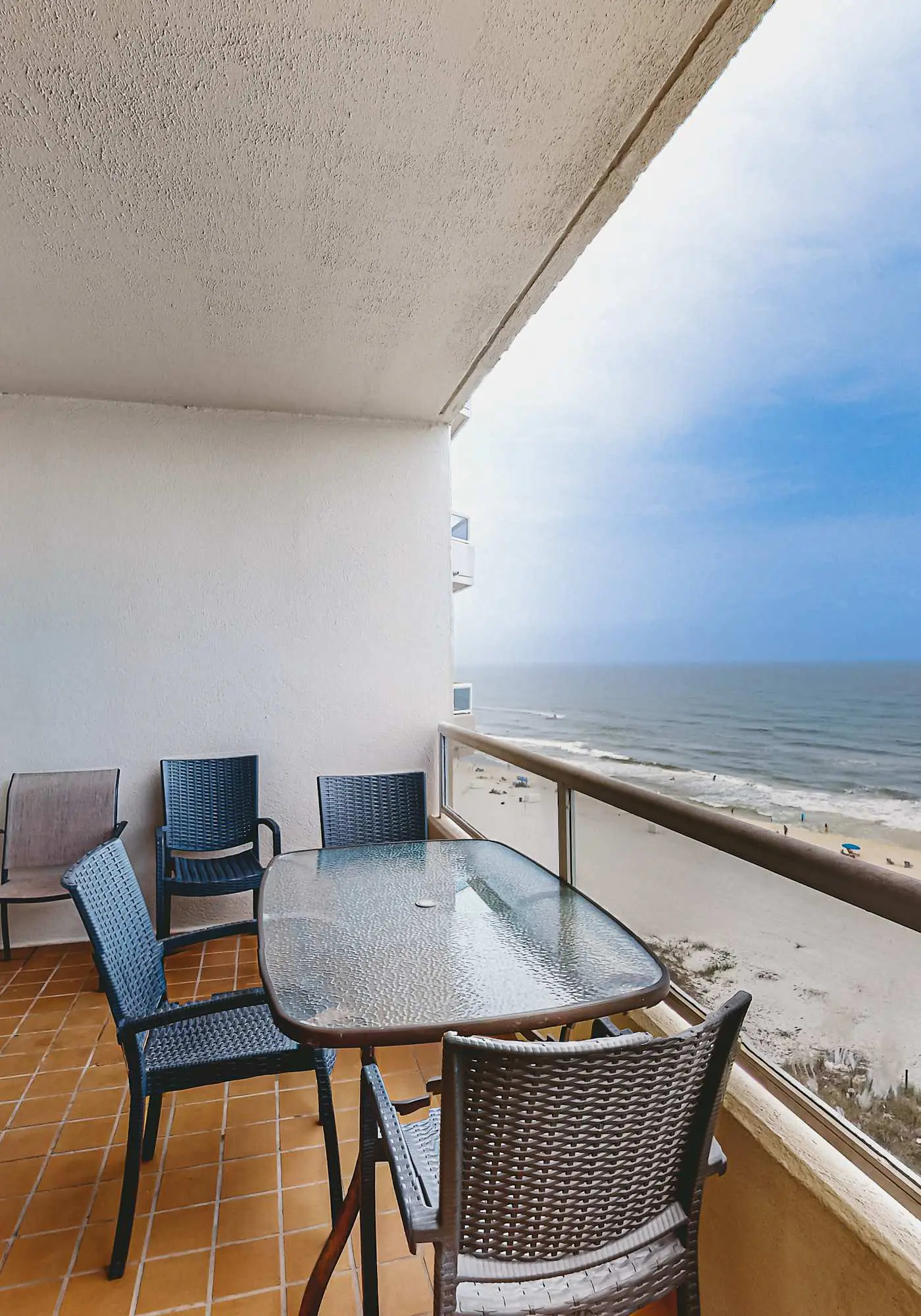 Beachfront resort condo with shared pool, tennis court, free WiFi, central AC