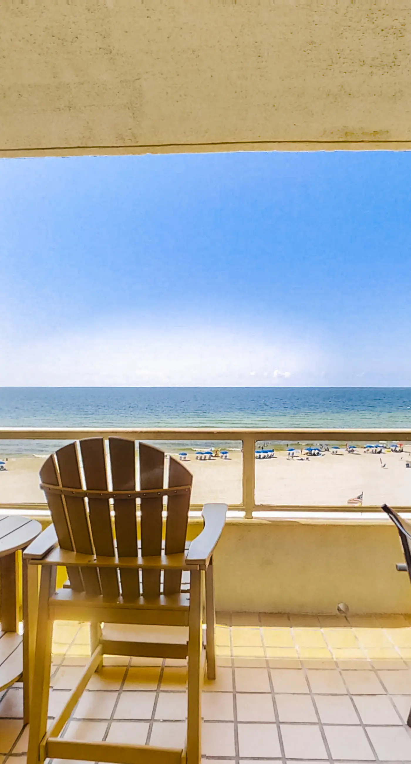 Wonderful resort condo with shared pool and tennis court, free WiFi, central AC