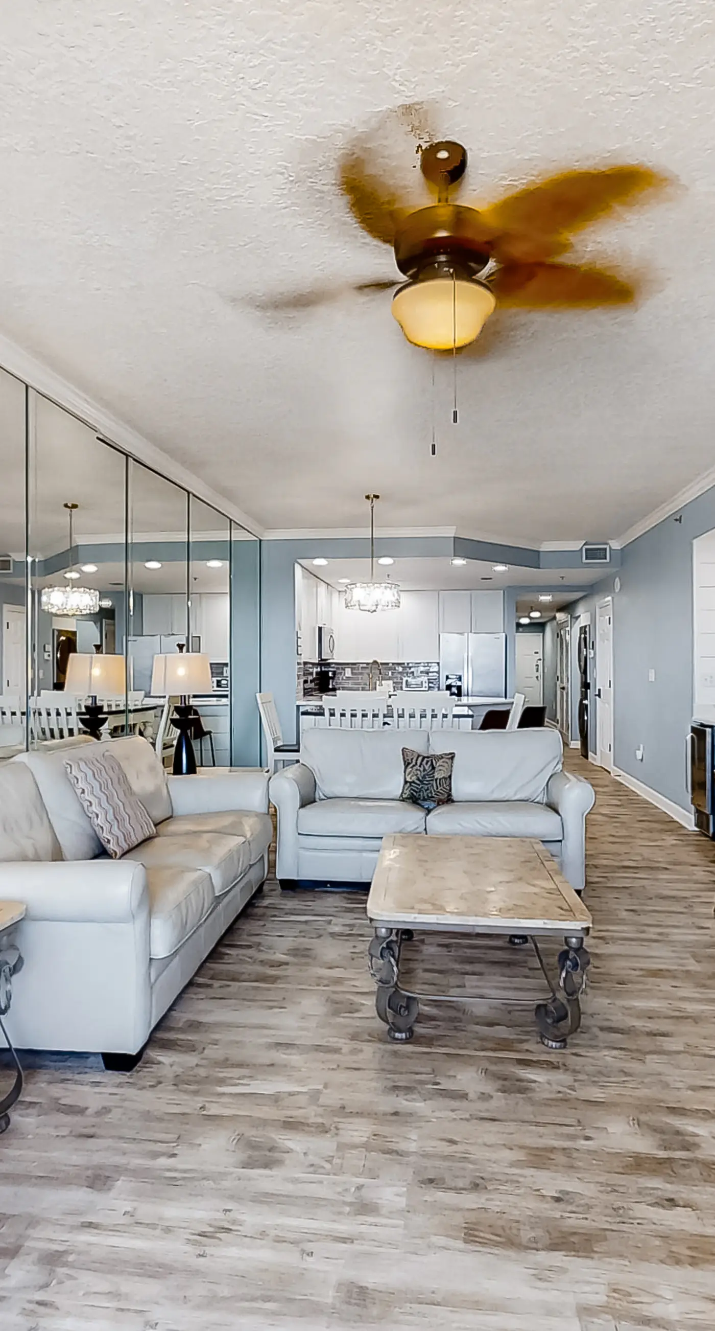 Wonderful resort condo with shared pool and tennis court, free WiFi, central AC