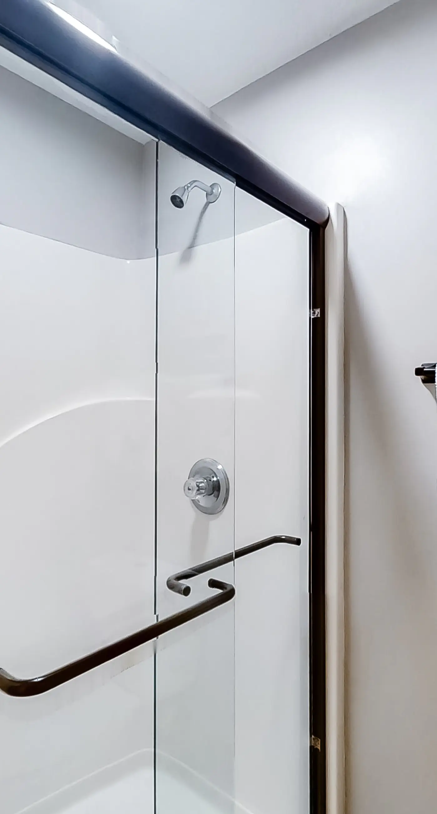 Wonderful resort condo with shared pool and tennis court, free WiFi, central AC