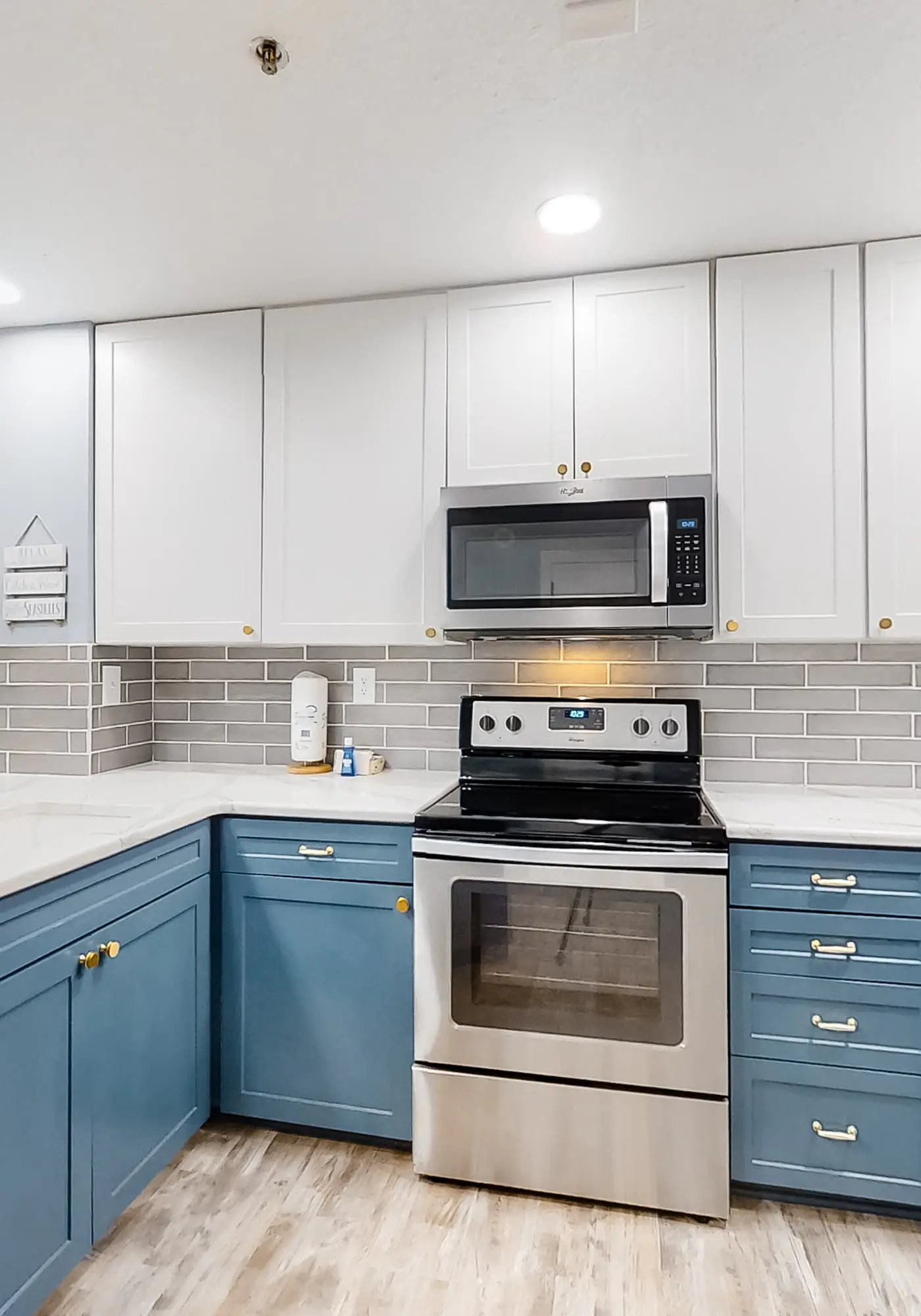 Wonderful resort condo with shared pool and tennis court, free WiFi, central AC