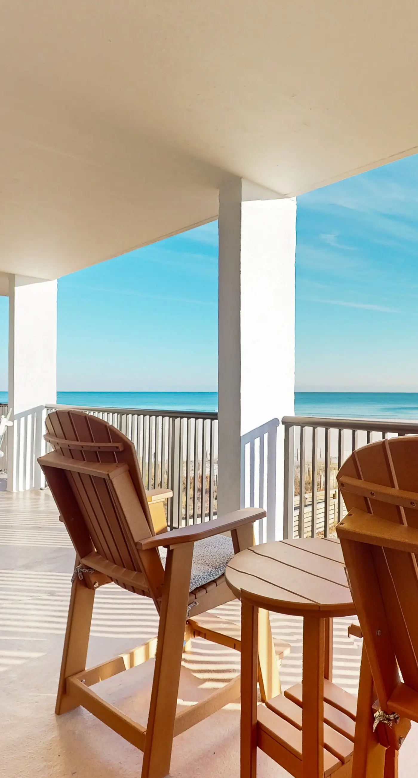 Delightful Corner Getaway With Gulf Views, Beach Access, Free WiFi & Shared Pools