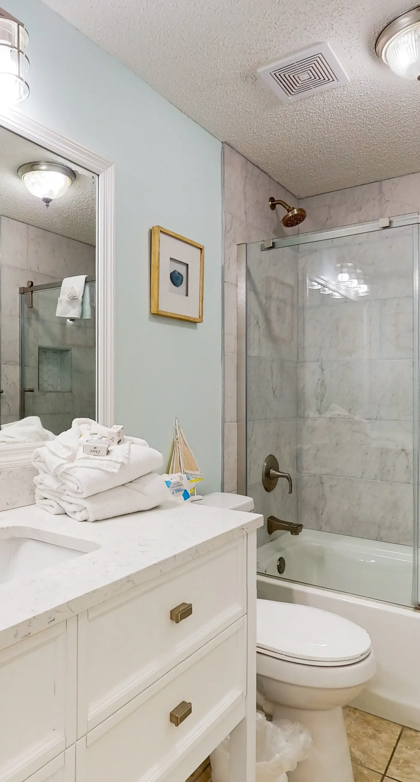 Delightful Corner Getaway With Gulf Views, Beach Access, Free WiFi & Shared Pools