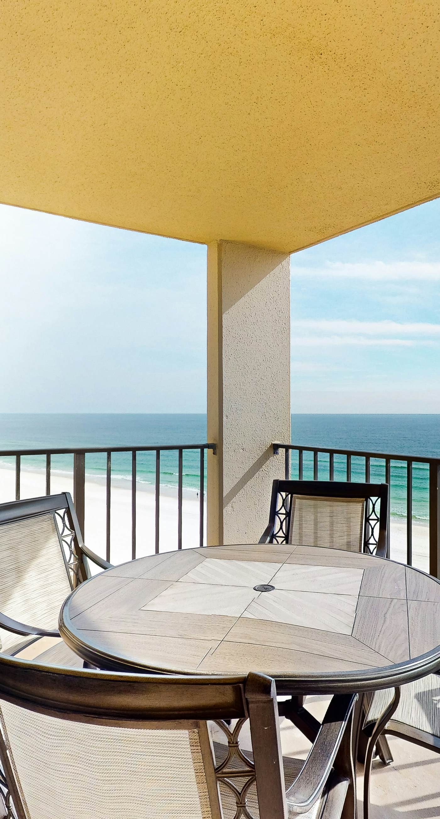 Renovated beachfront condo with balcony, central AC, pool, hot tub & tennis