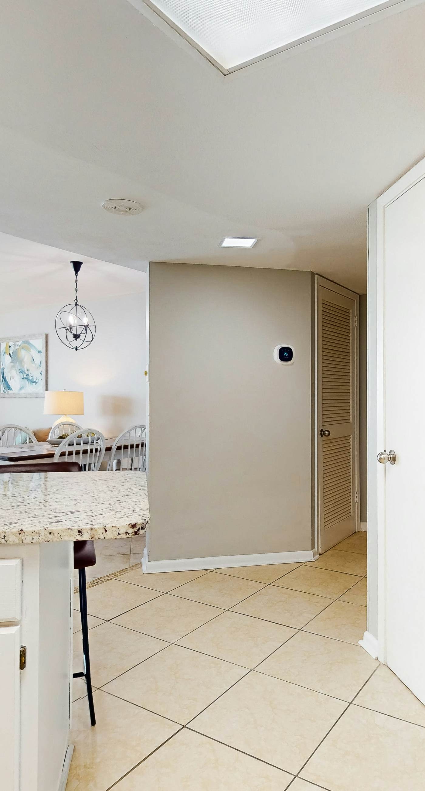 Renovated beachfront condo with balcony, central AC, pool, hot tub & tennis