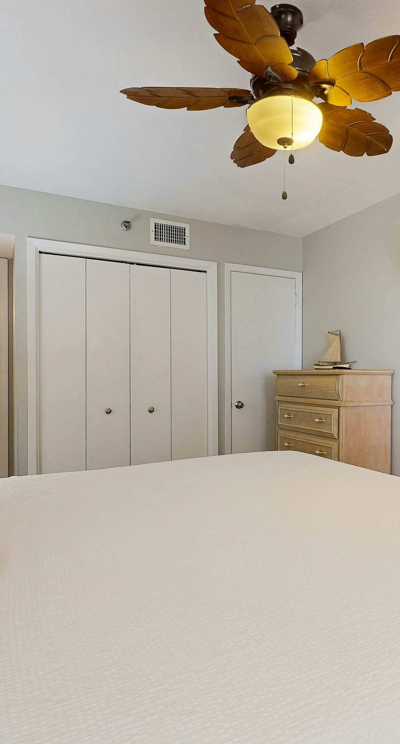 Renovated beachfront condo with balcony, central AC, pool, hot tub & tennis