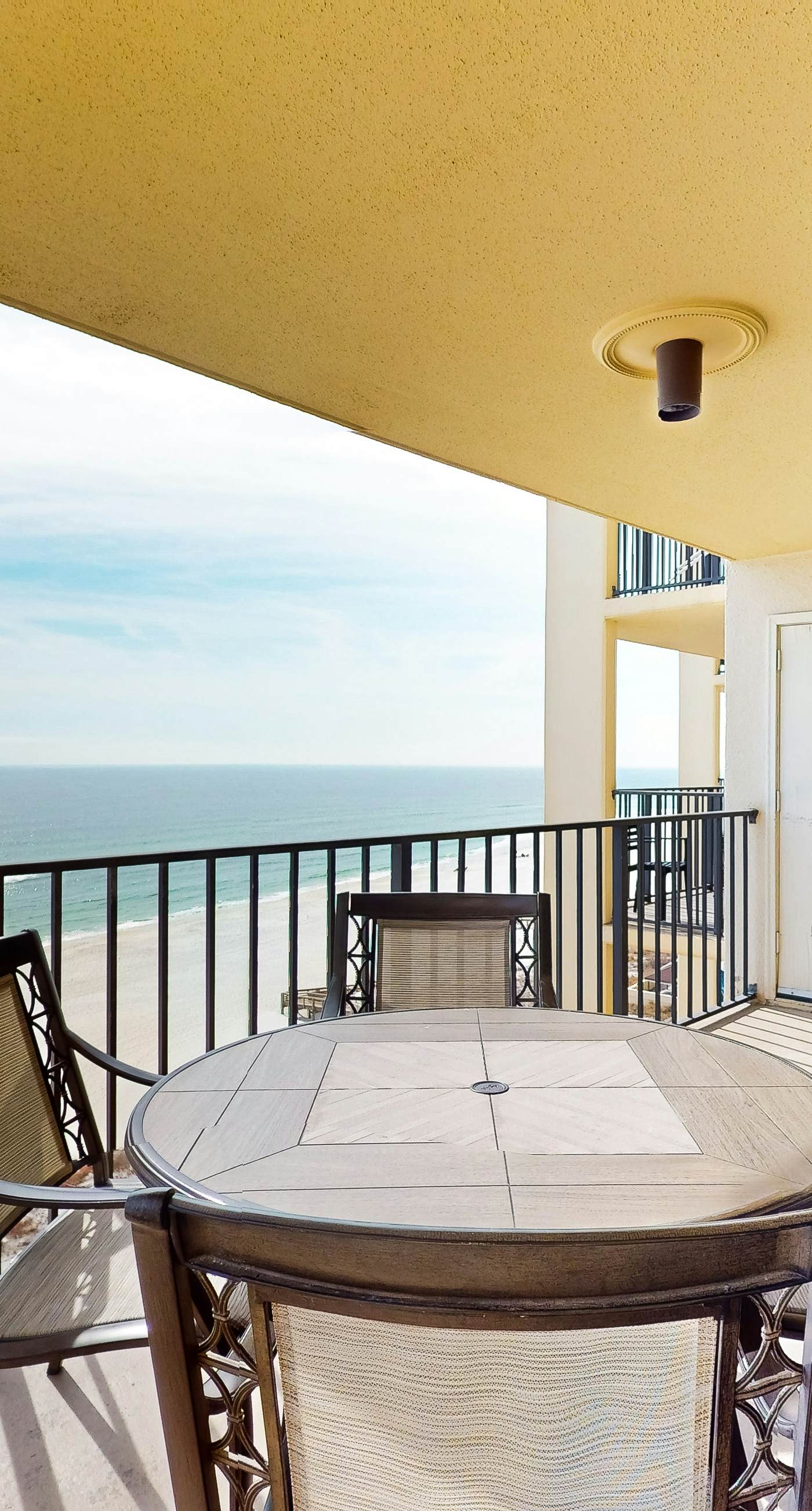 Renovated beachfront condo with balcony, central AC, pool, hot tub & tennis