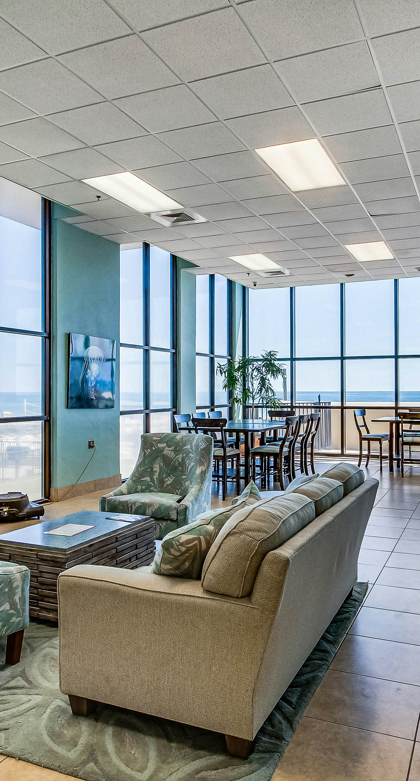 Renovated beachfront condo with balcony, central AC, pool, hot tub & tennis