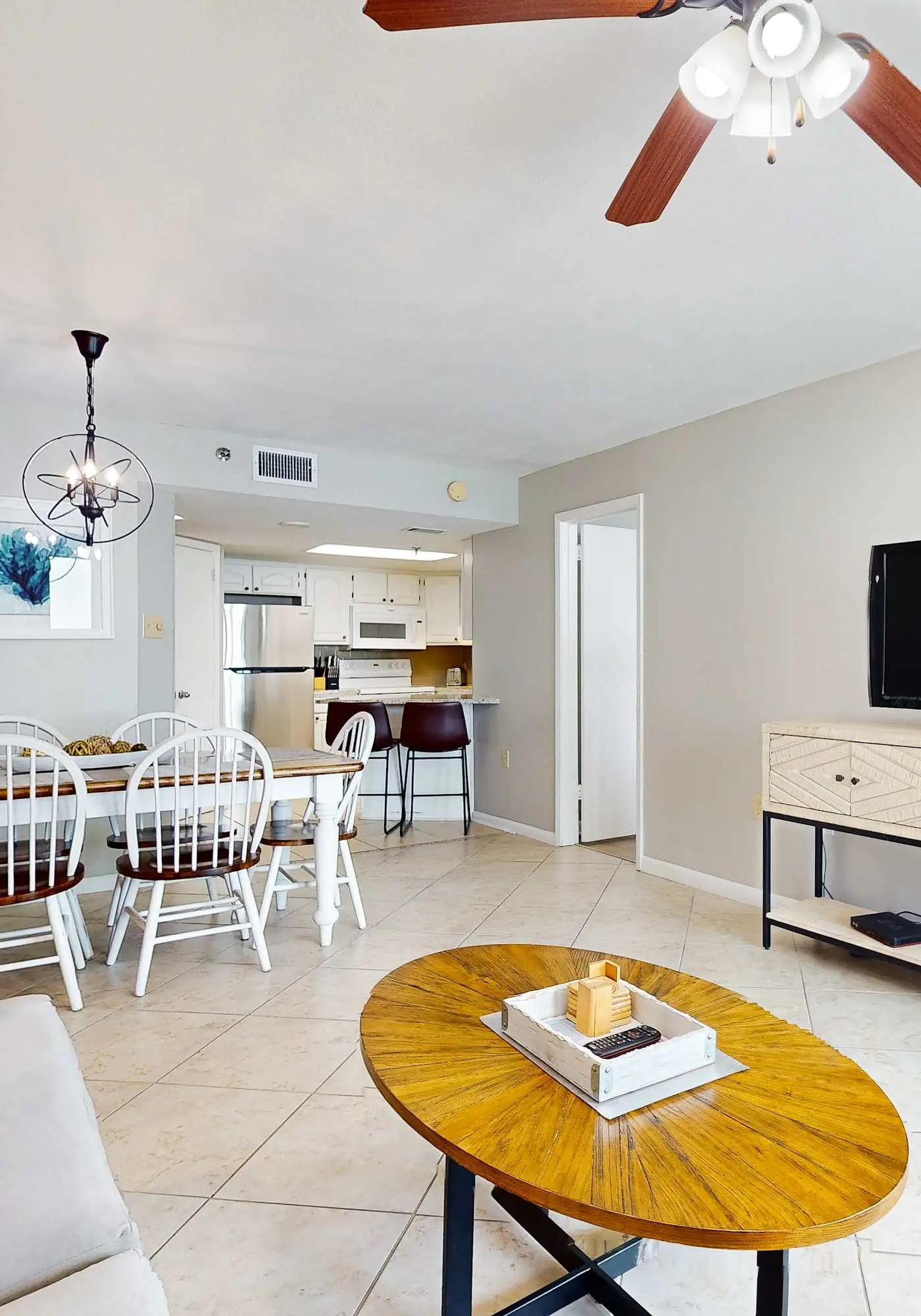 Renovated beachfront condo with balcony, central AC, pool, hot tub & tennis