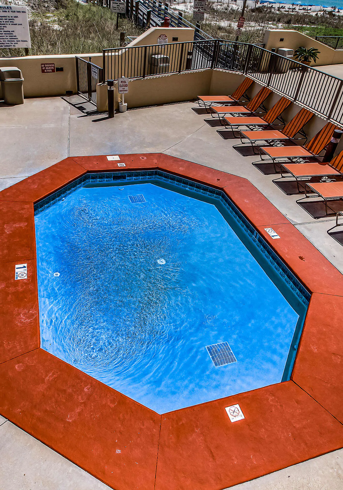 Renovated beachfront condo with balcony, central AC, pool, hot tub & tennis