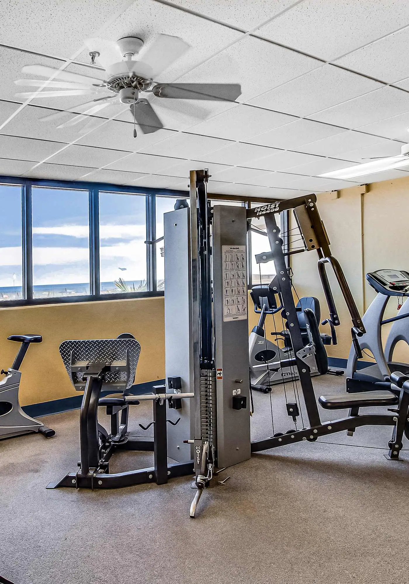 Renovated beachfront condo with balcony, central AC, pool, hot tub & tennis